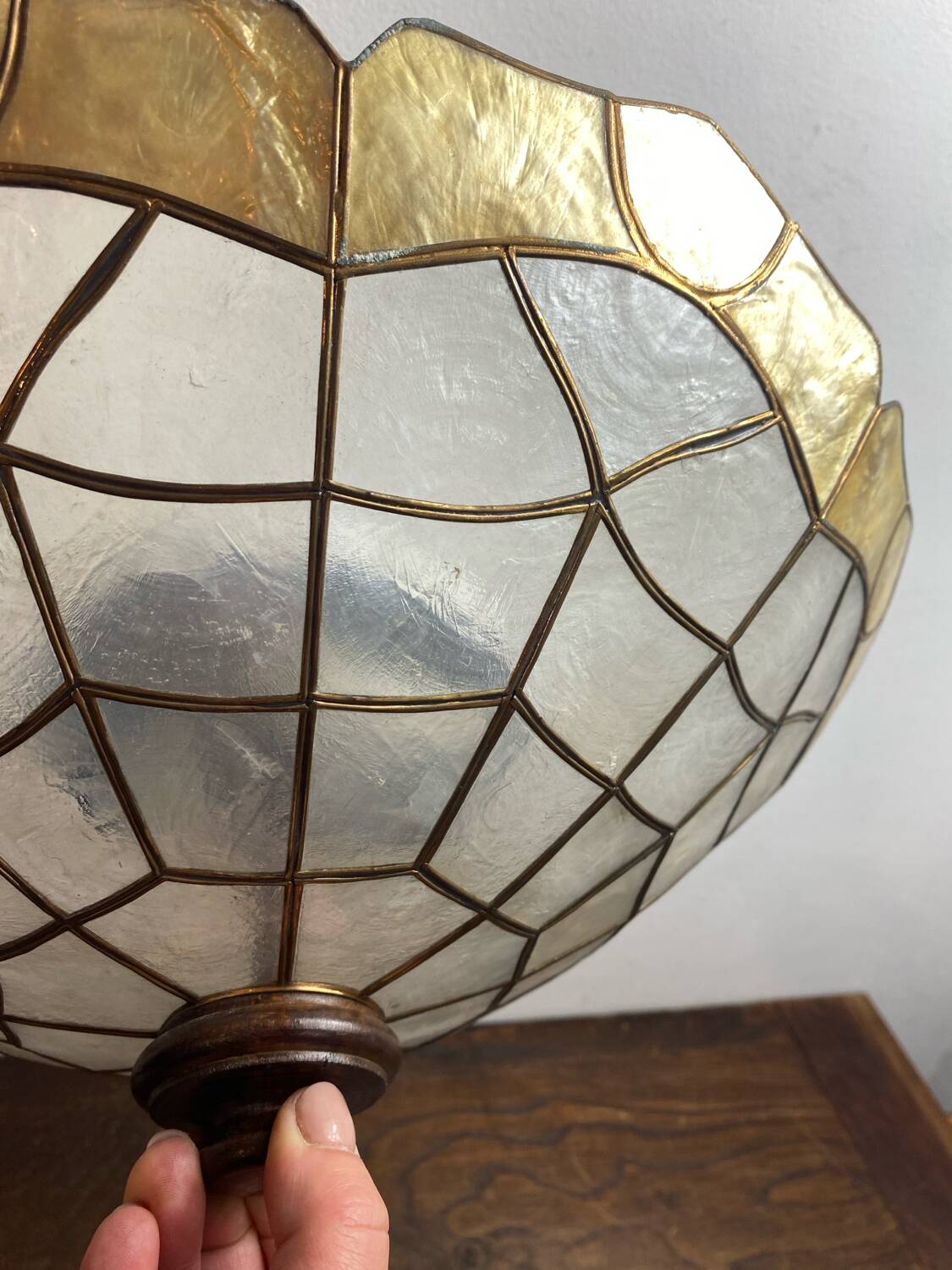 Ceiling light in mother-of-pearl and brass