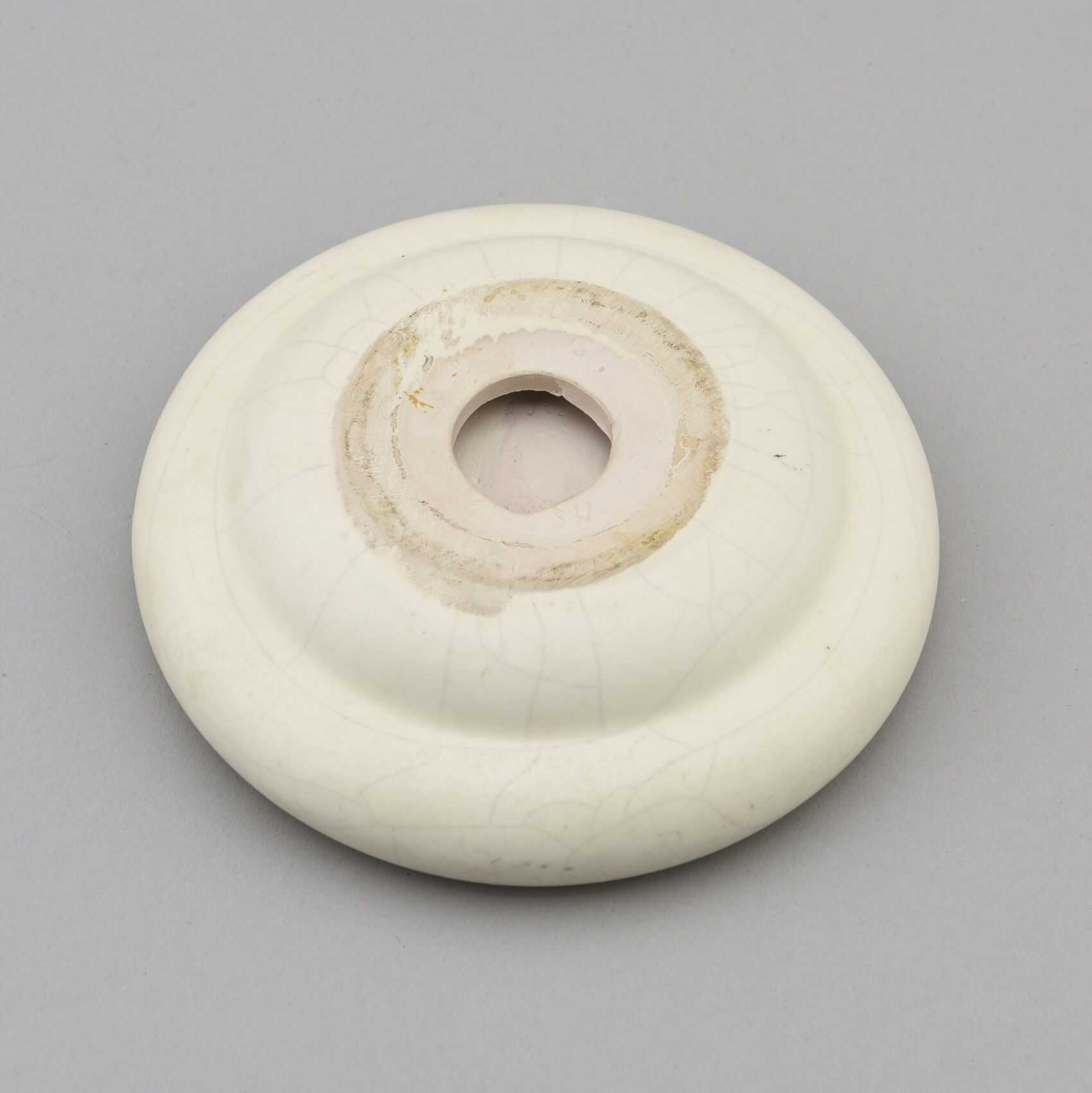 Empty cream white ceramic pocket