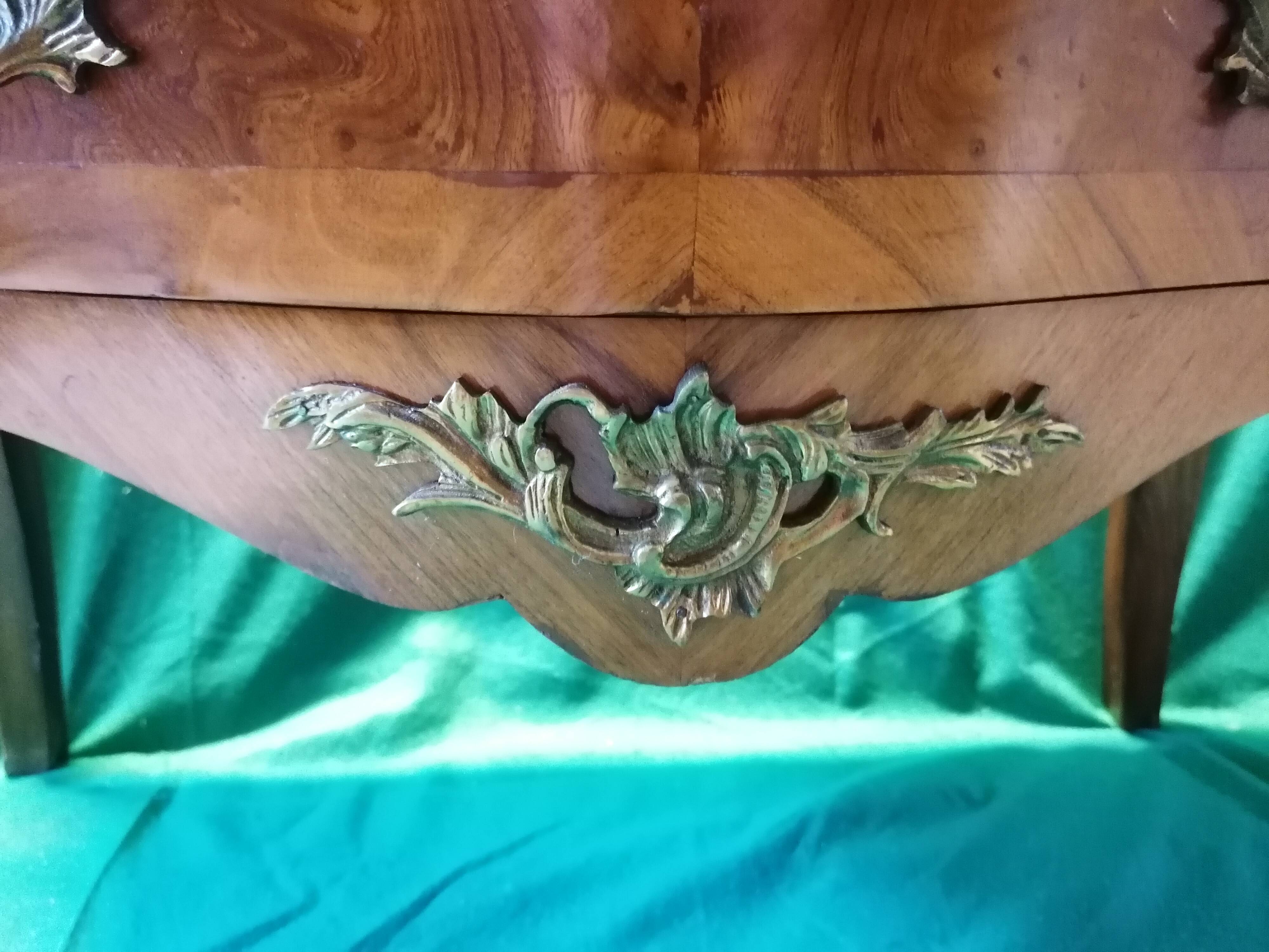 Small tomb chest of drawers, Louis XV Regency style - Elm burl and green marble.