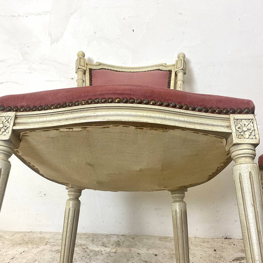 Paire de fauteuils de style louis XVI