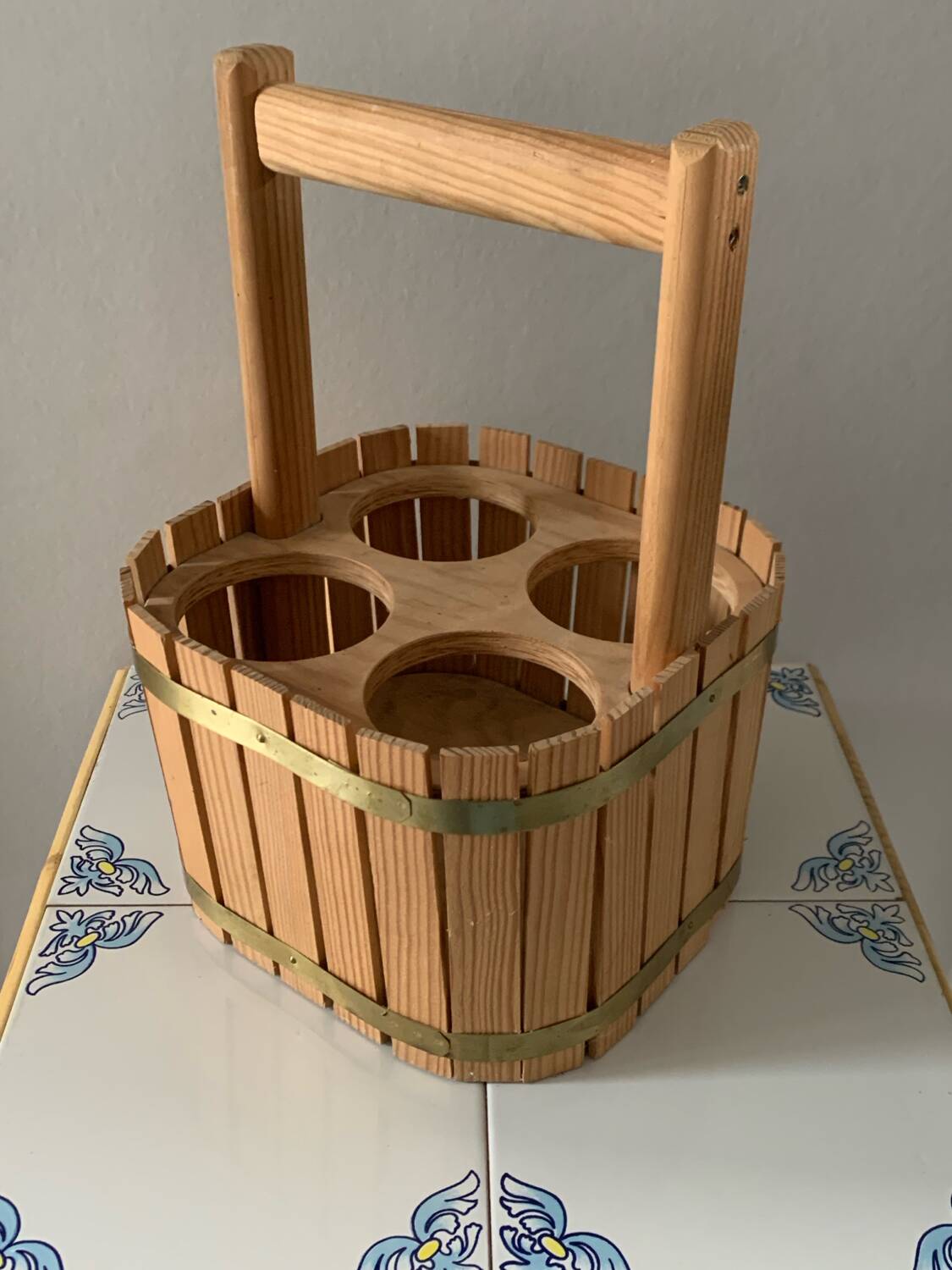 Wooden bottle holder