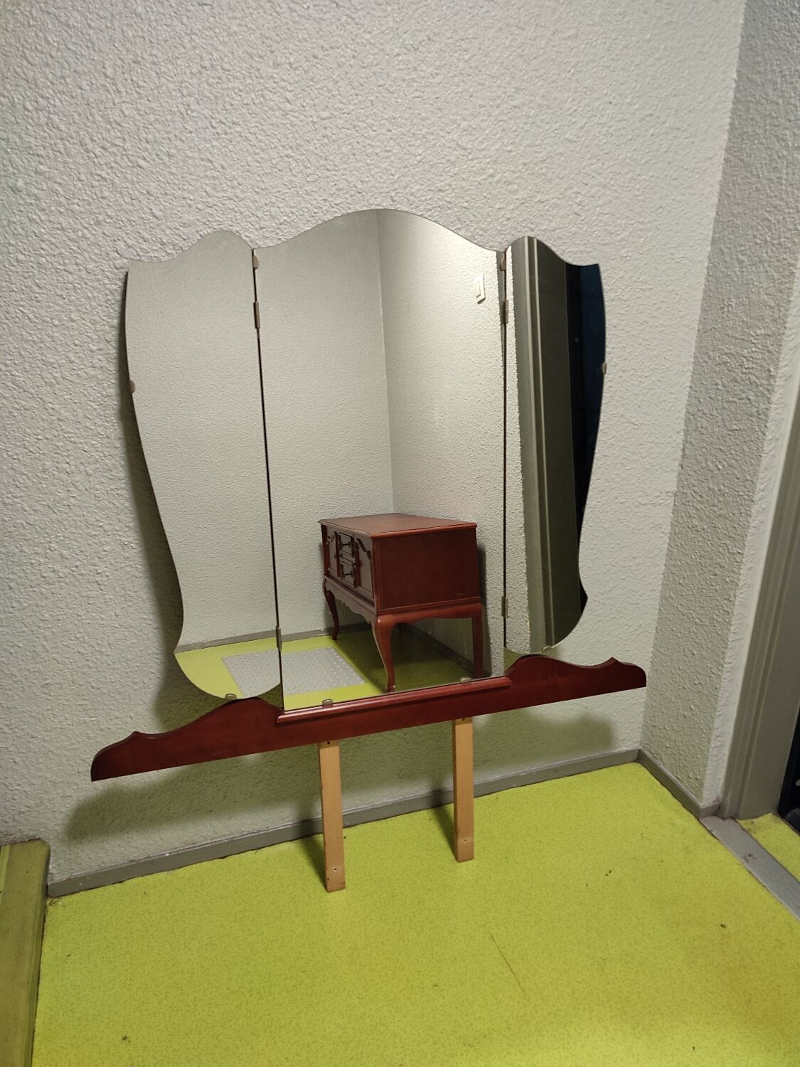 Vintage dressing table