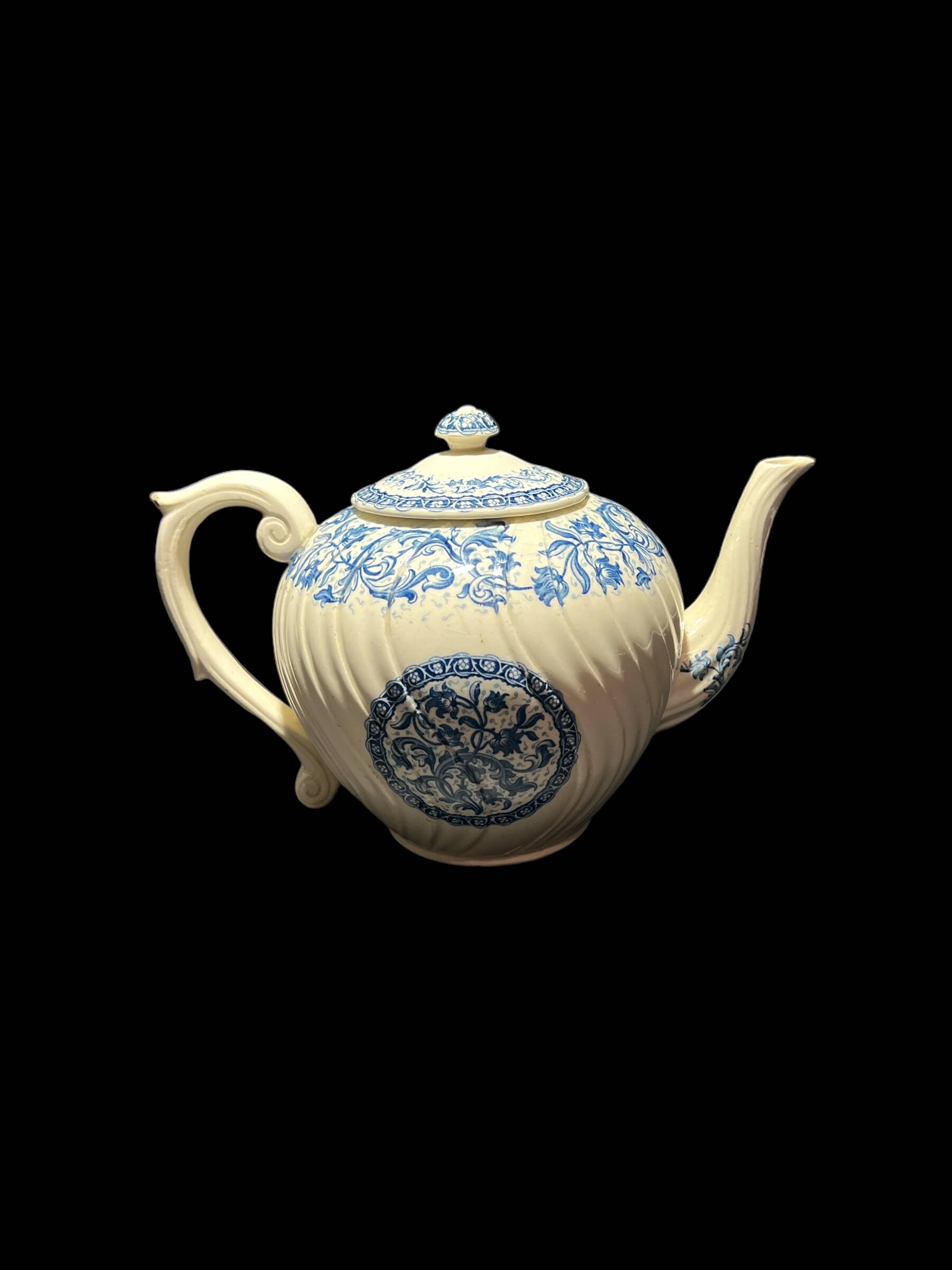 Gien porcelain teapot