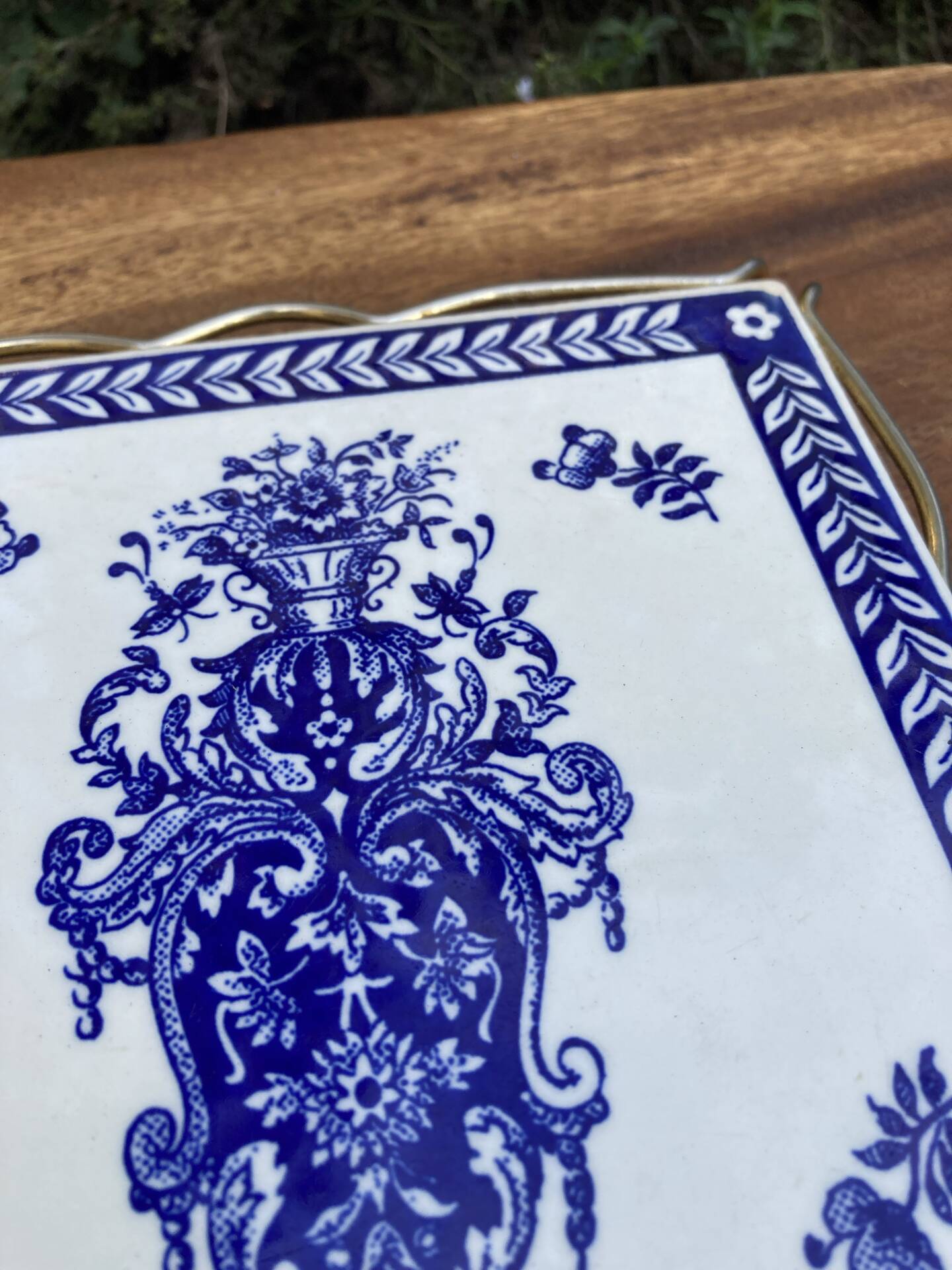 Vintage chic Gien earthenware trivet