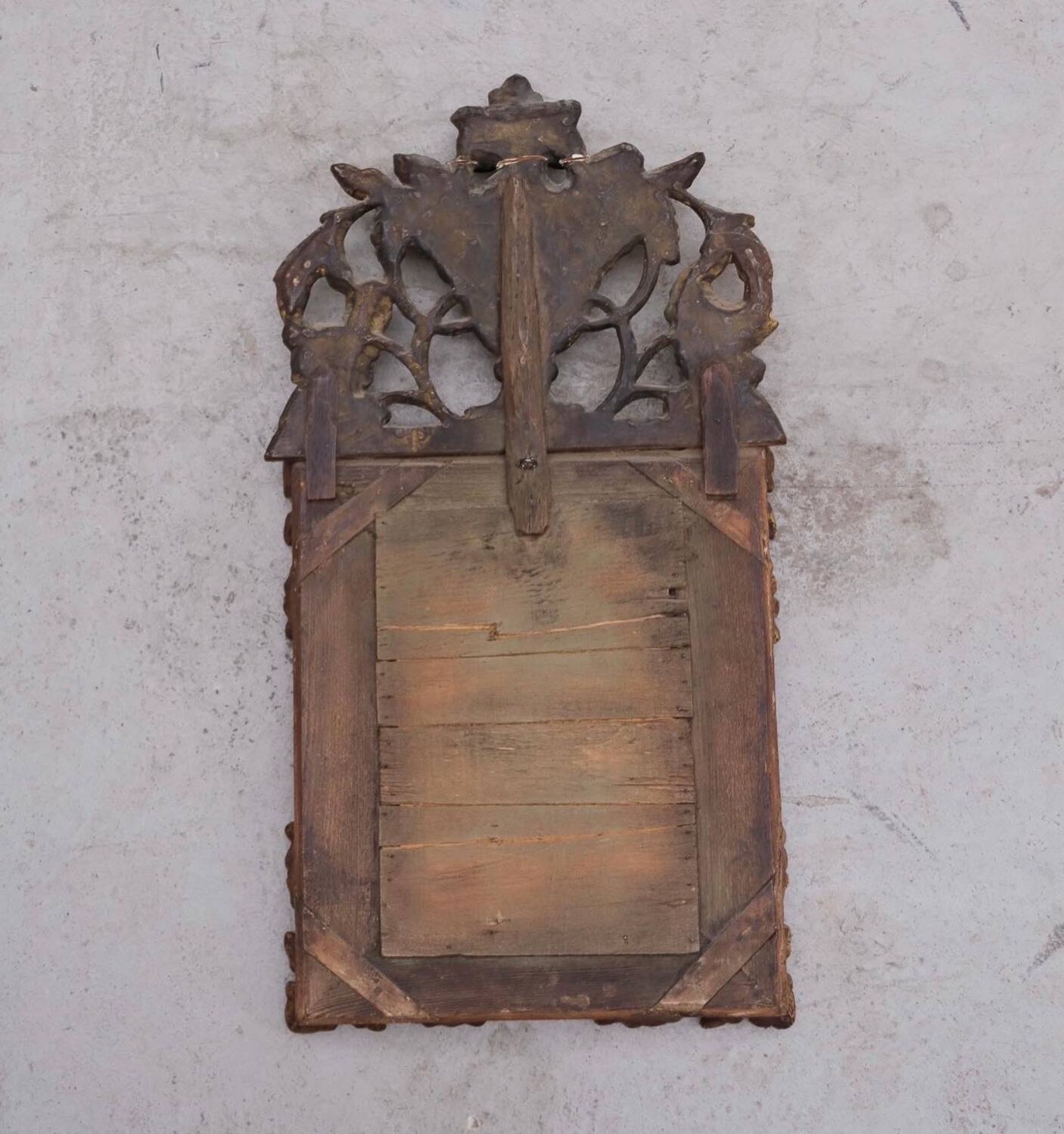 Regency style mirror with carved and gilded wood frame, early 19th century