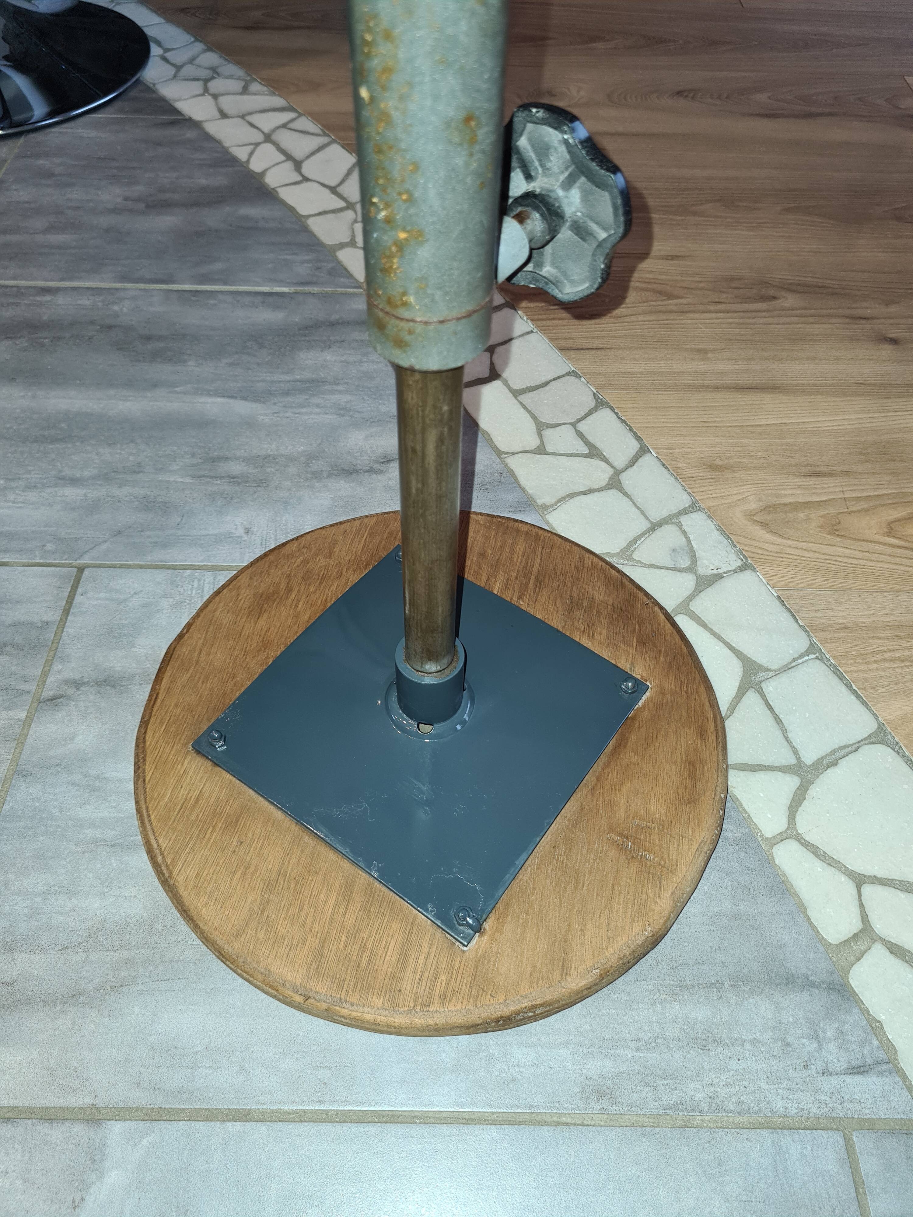 Vintage industrial workshop tabouret