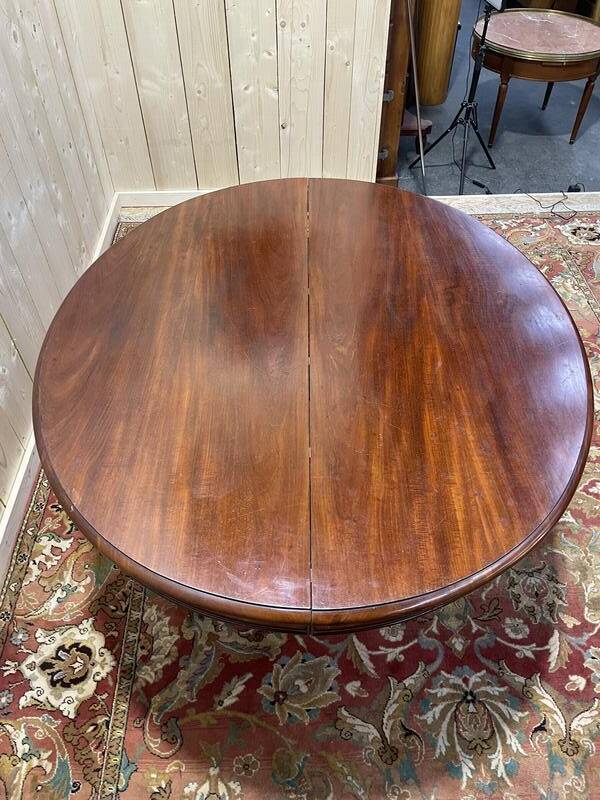 Table à manger ovale en acajou Napoléon III