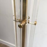 Rare lampadaire de parquet en laiton doré et plexiglass