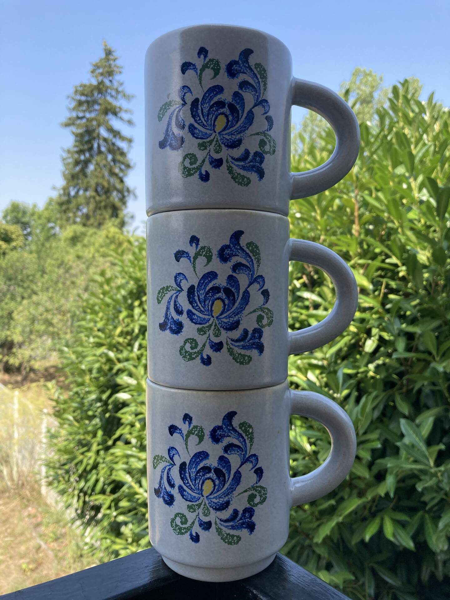 Fribourg Faience Saint Amand design 70 cup
