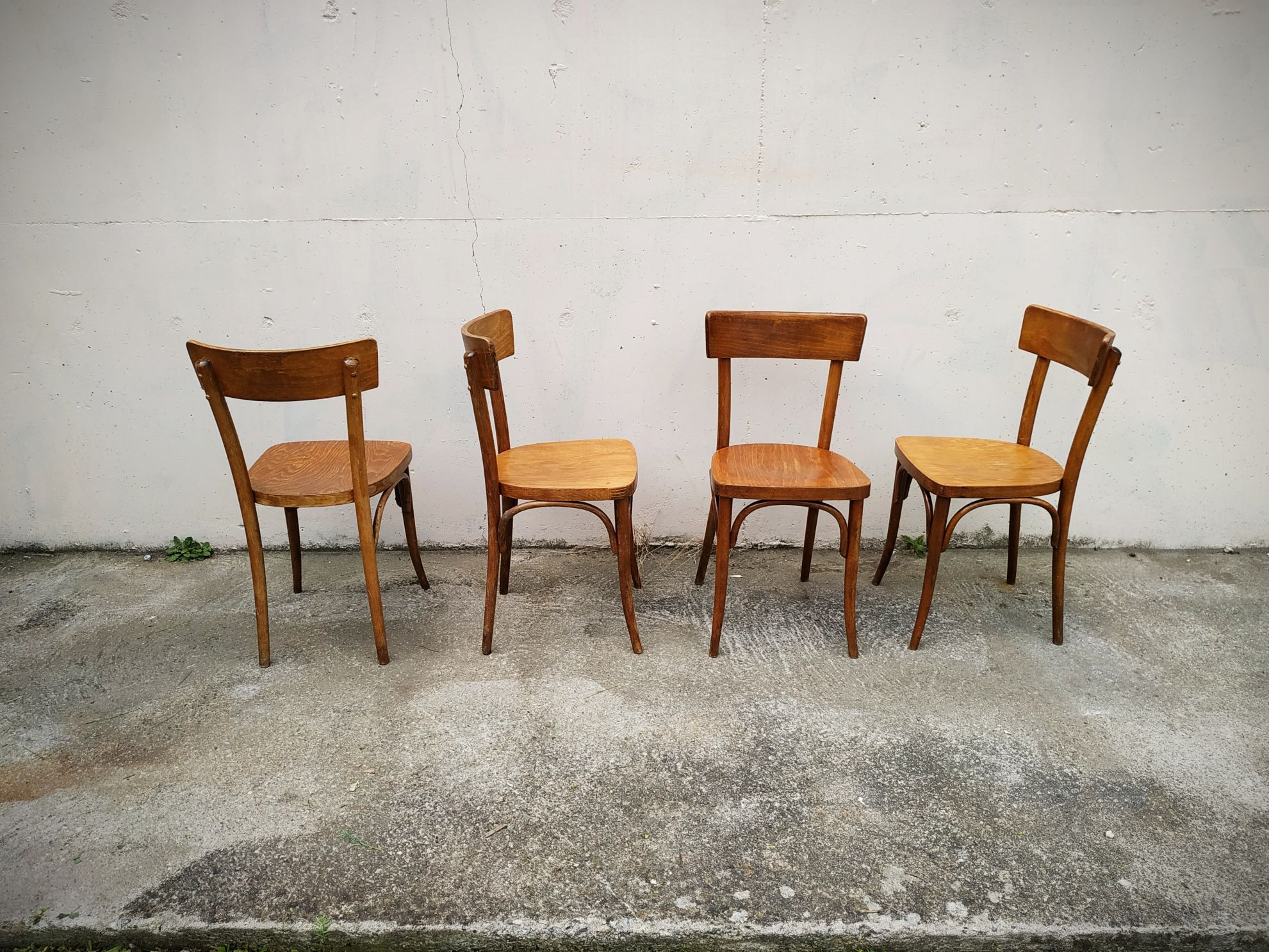 Série de quatre chaises Thonet
