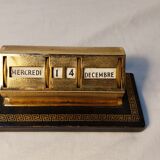 Art deco perpetual calendar