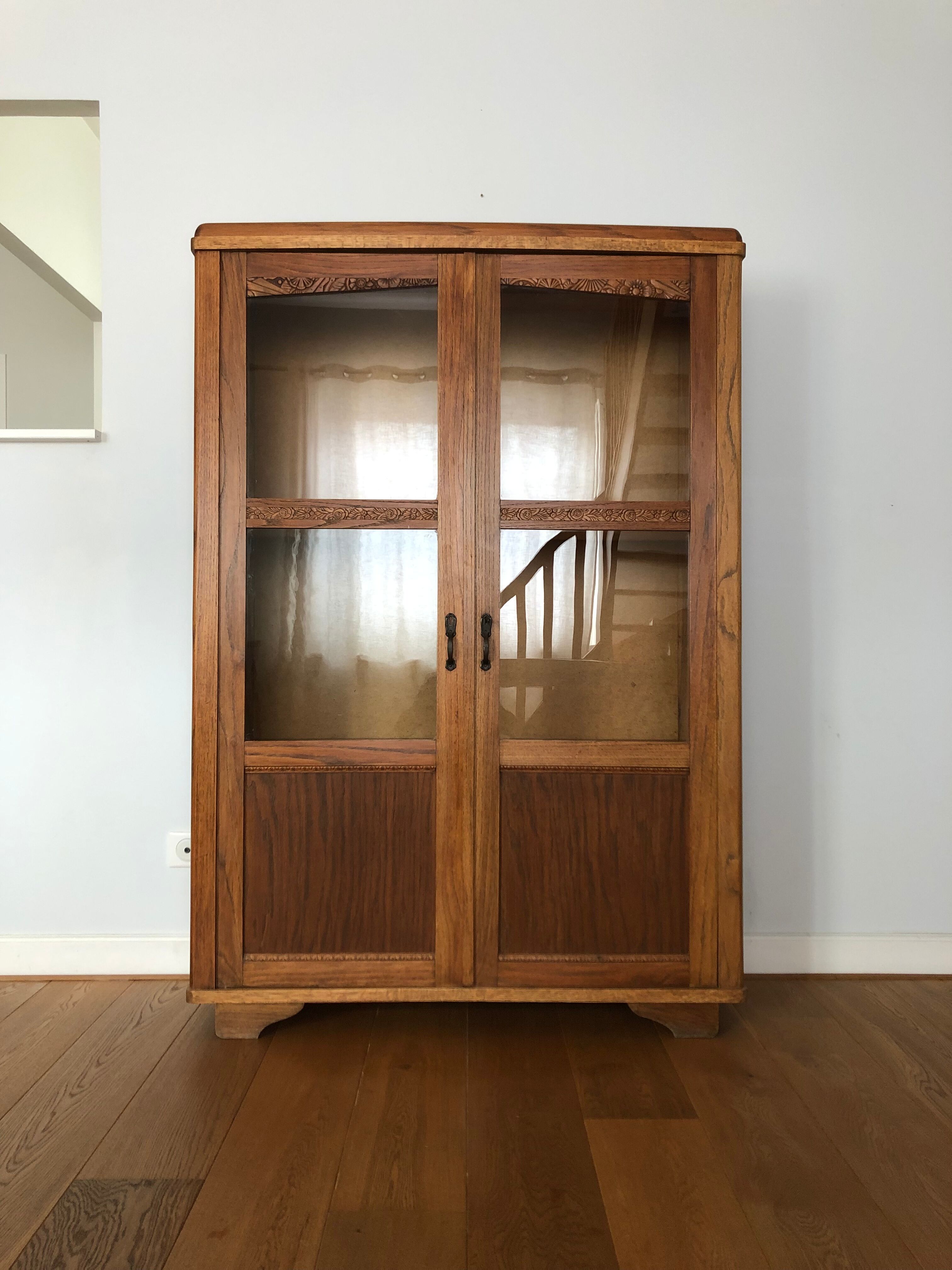 Glass cabinet