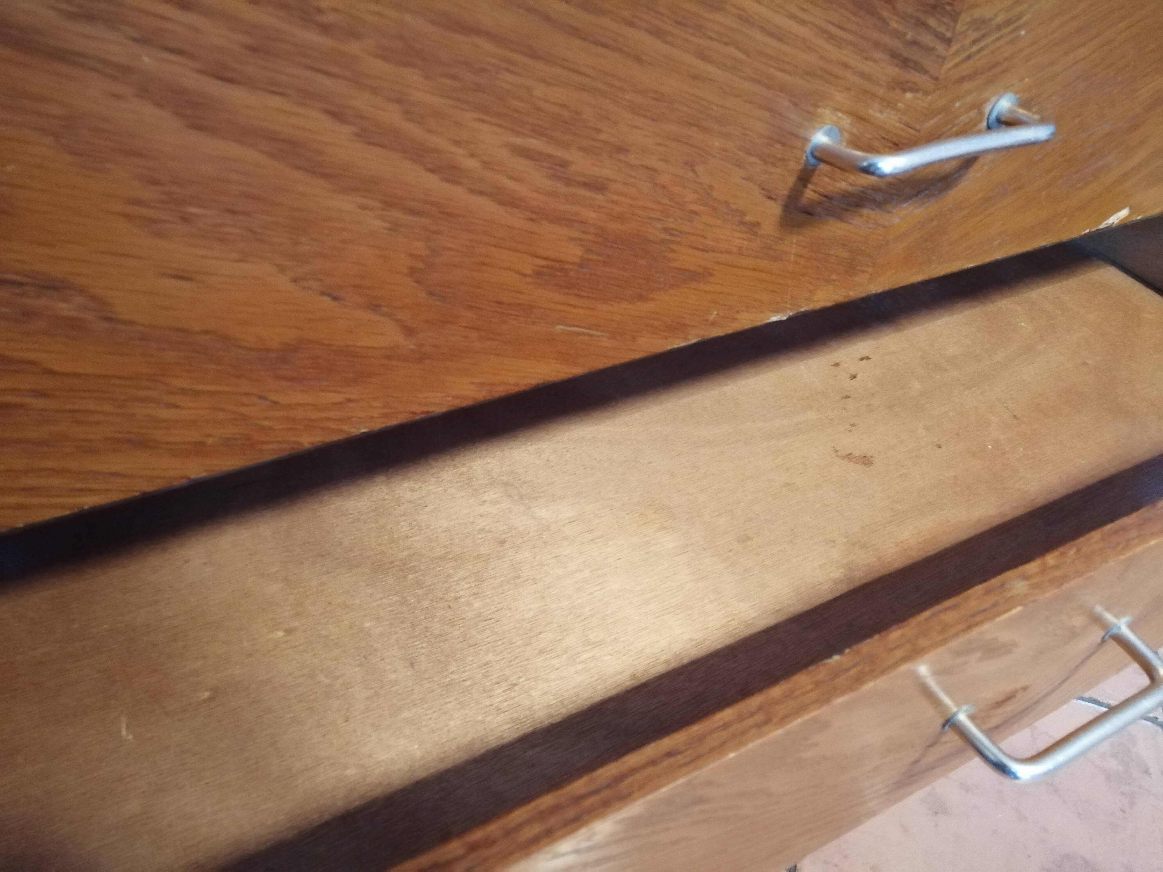 Dresser 70s