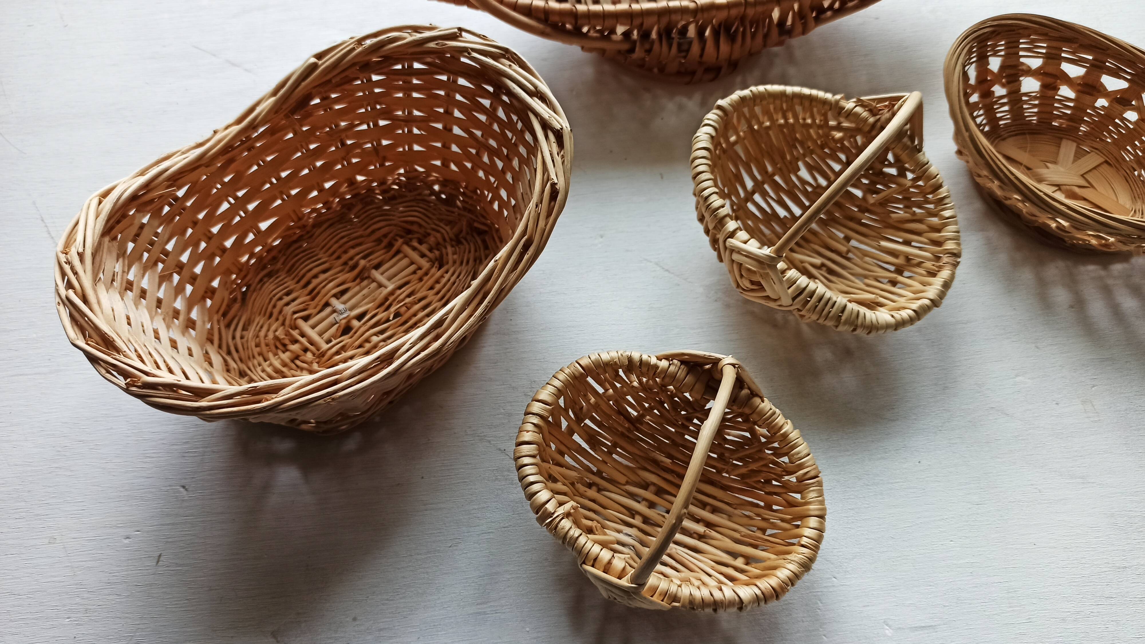 Small vintage baskets 60 70