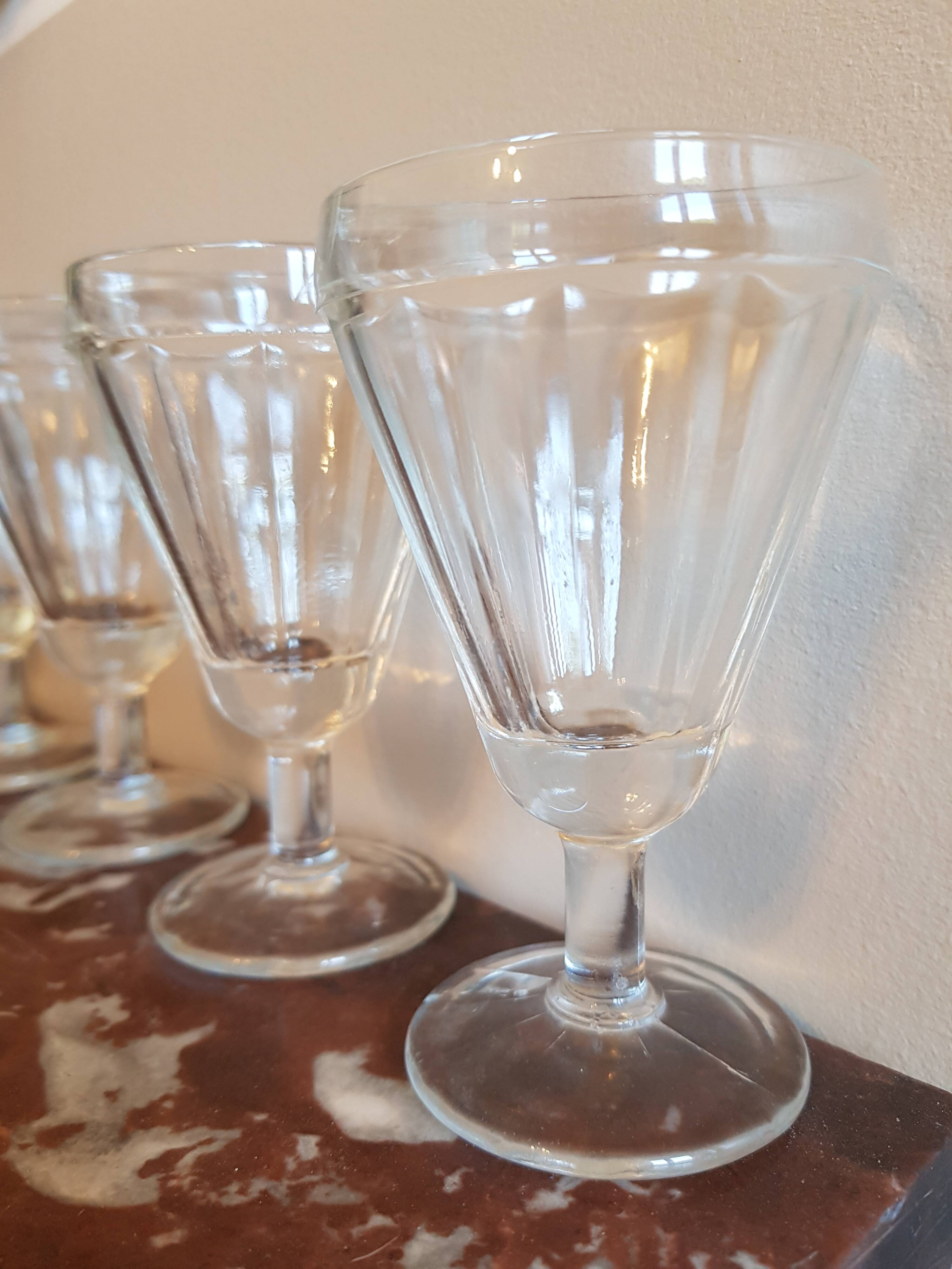 Set of 5 old bistro stemmed glasses, in solid glass, aperitif, digestive, verrine...