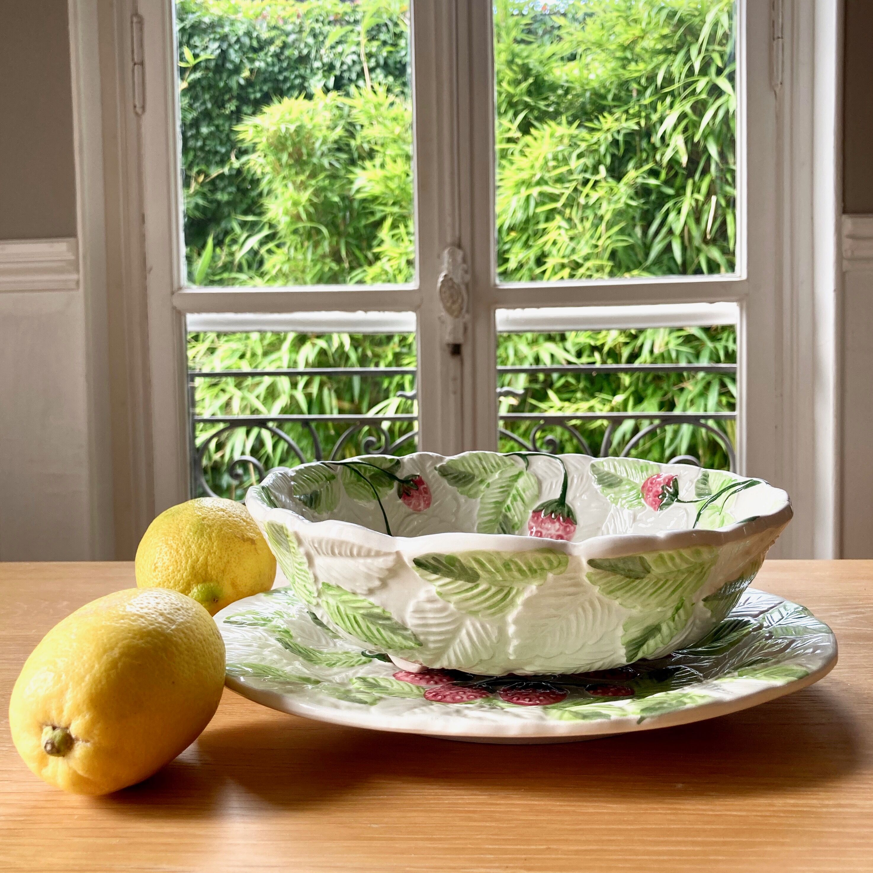 Set salad bowl fruit drainer and dish slurry