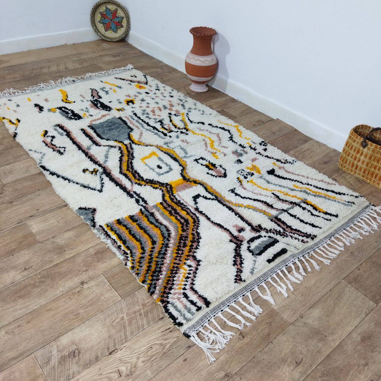 Handmade moroccan berber rug 240 x 134 cm