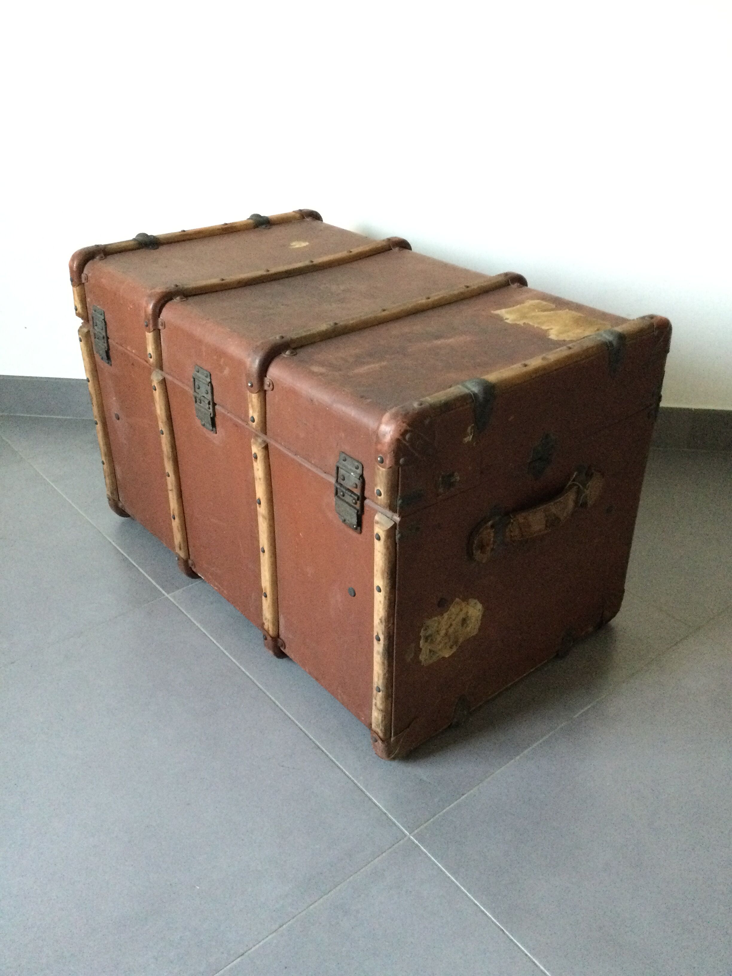Travel chest