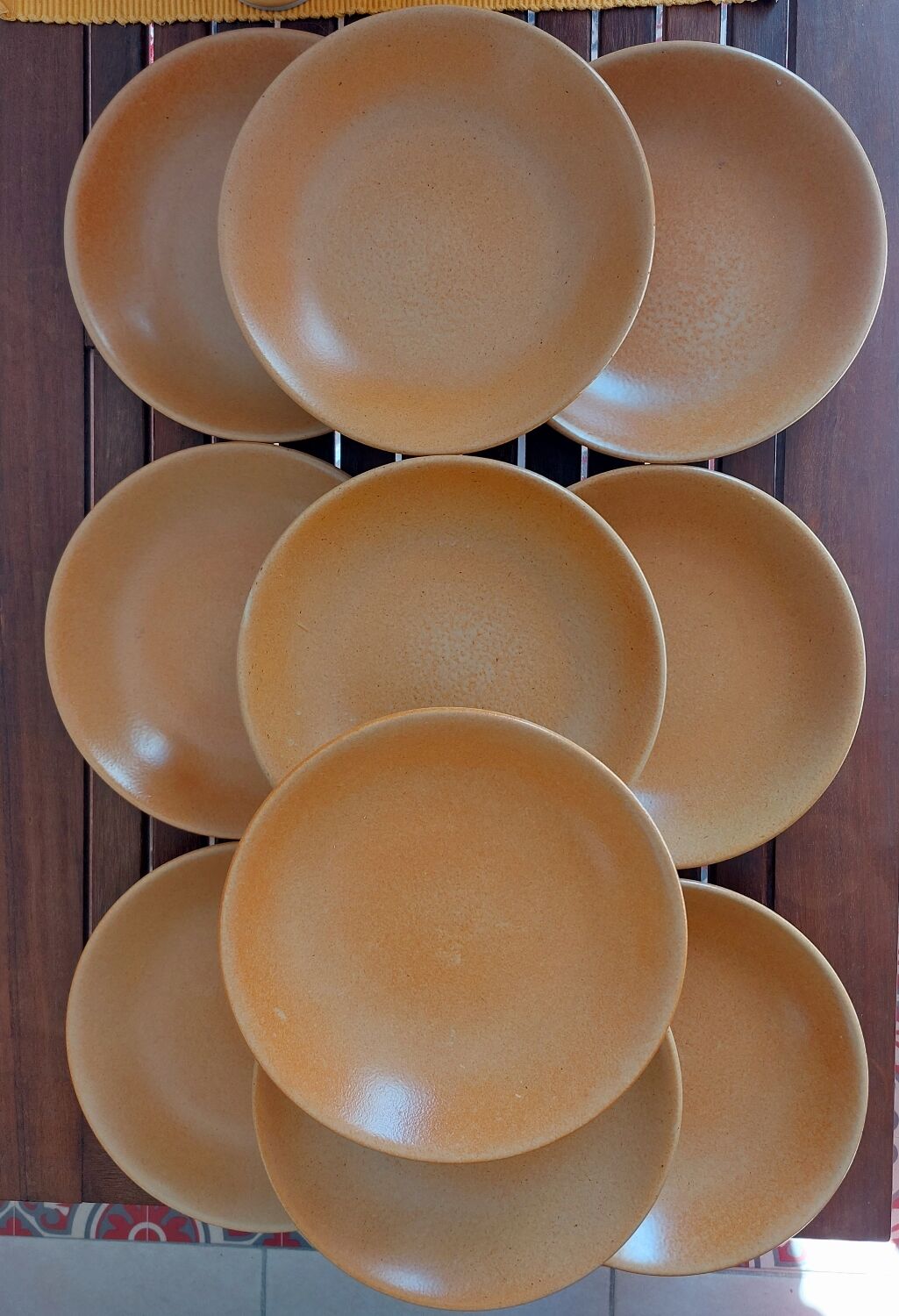 10 hollow stoneware plates