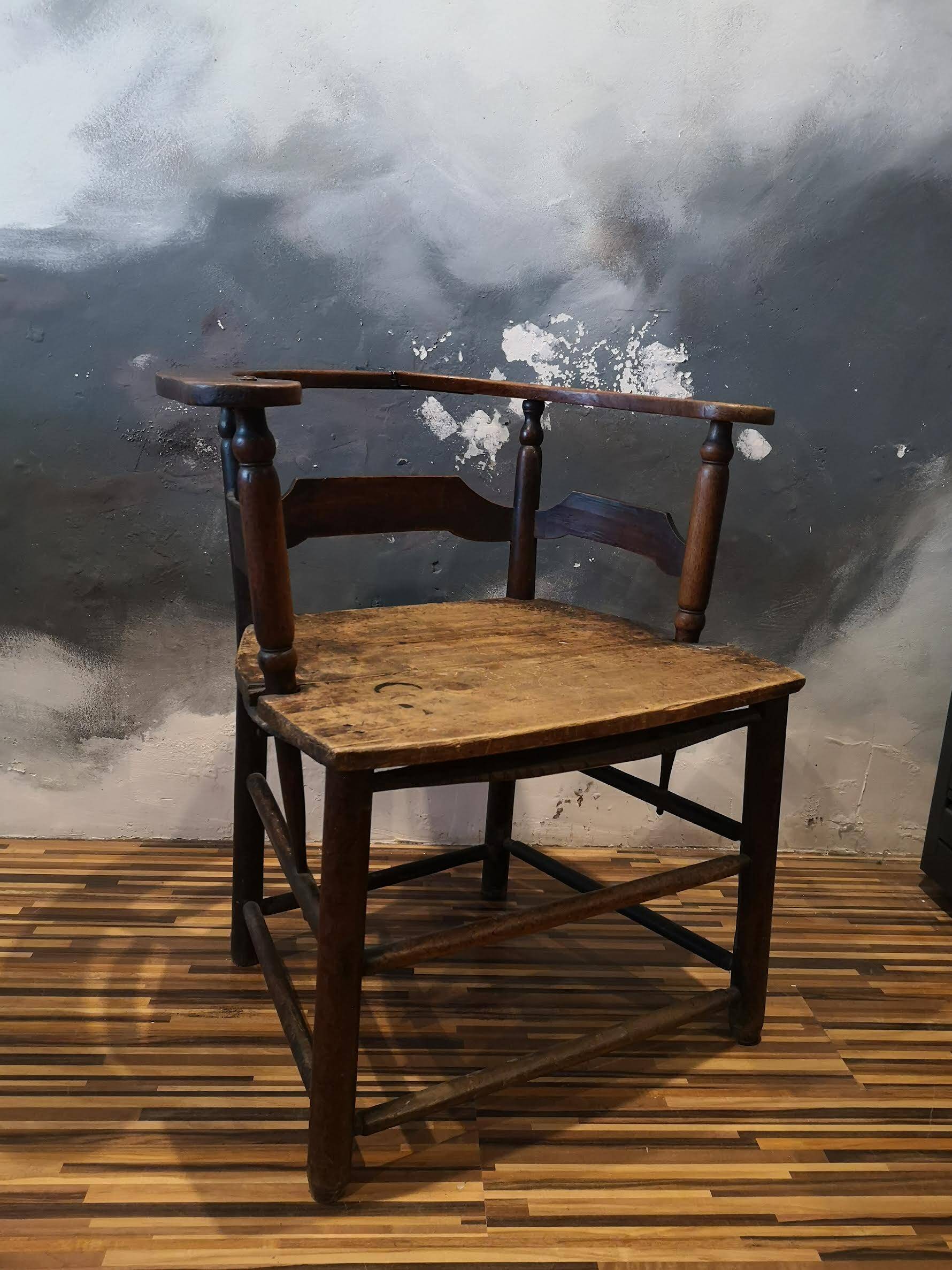 Antique solid wood armchair - Authentic rustic style