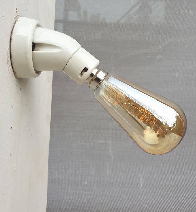 Minimalist elbow wall lamp Art Deco porcelain