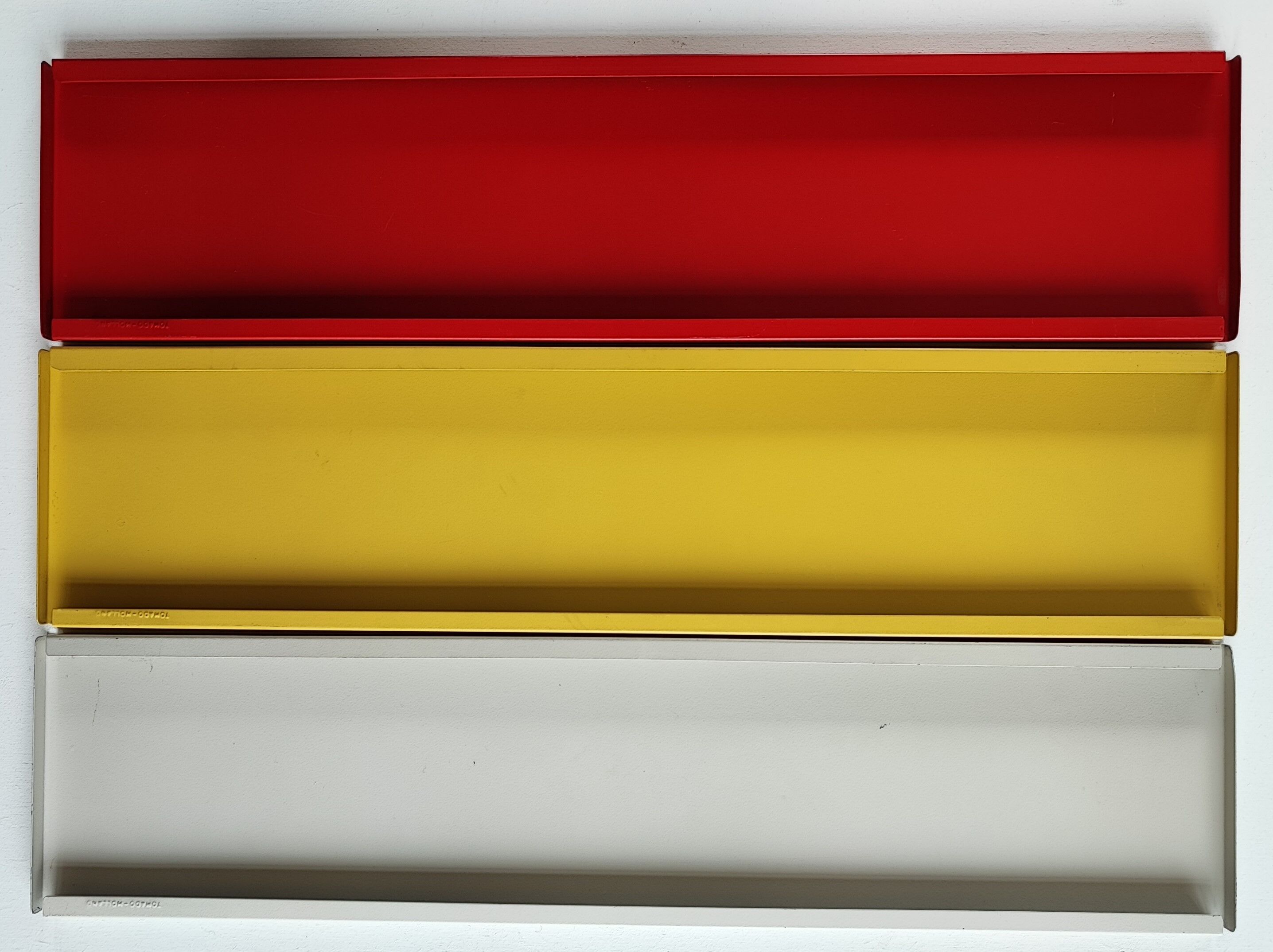 Shelf Tomado string