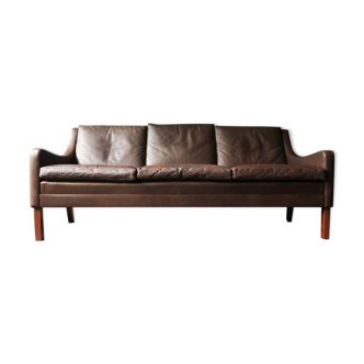 Mid-century danish 3-seater sofa in dark brown leather, rosewood feet