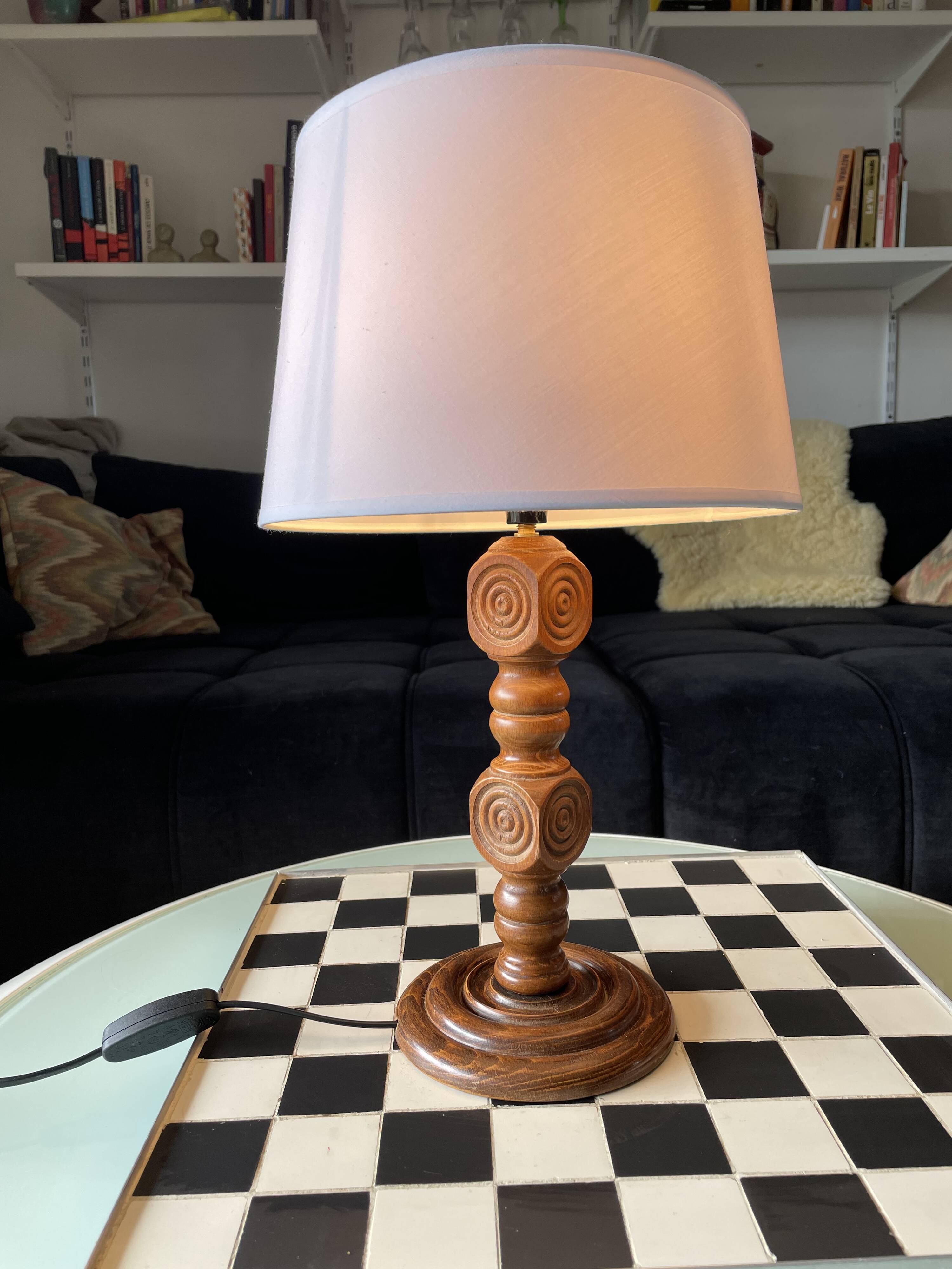 Lampe française en bois tournée moderniste
