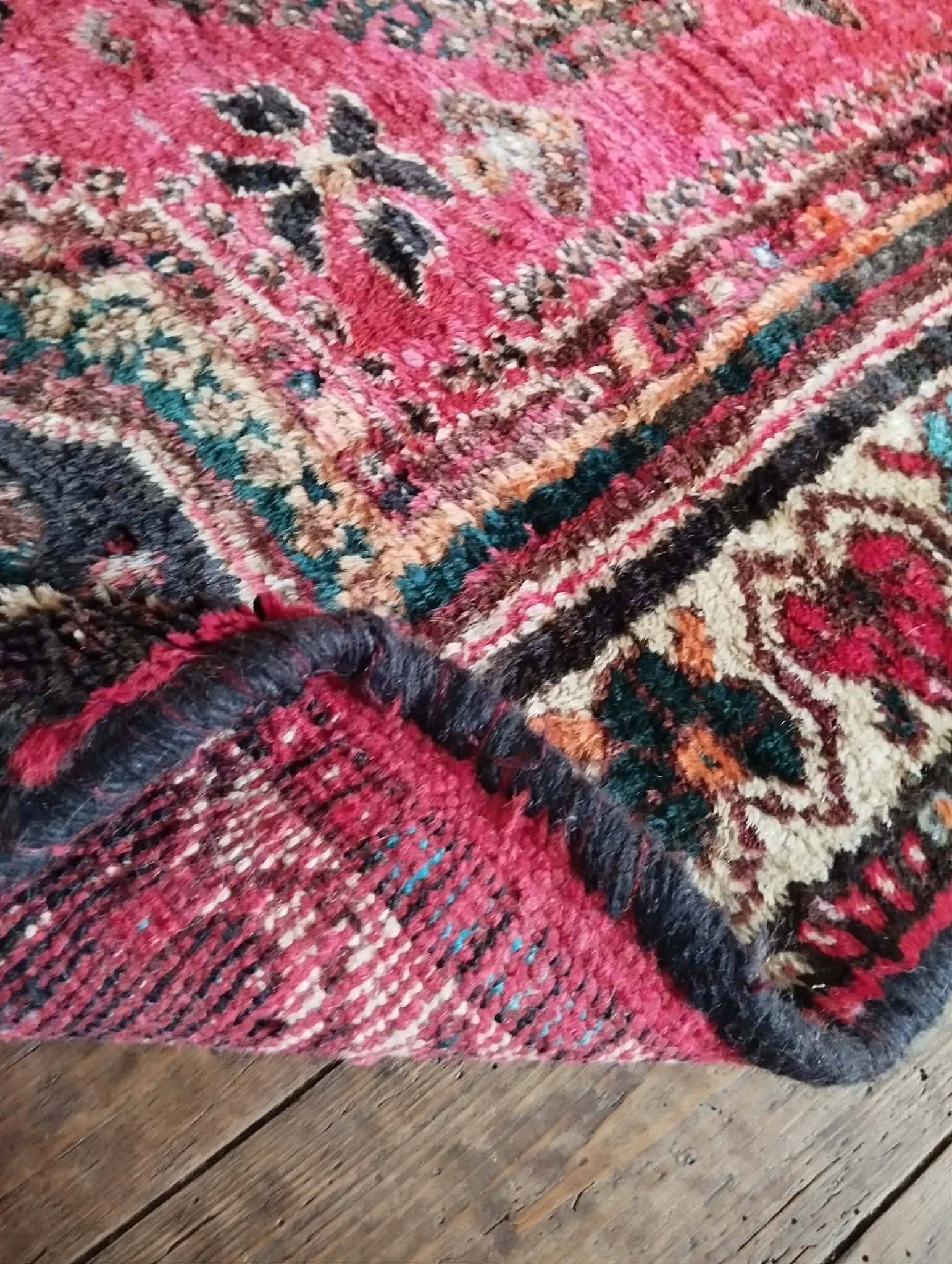 Handmade Persian Shiraz rug 166x112cm