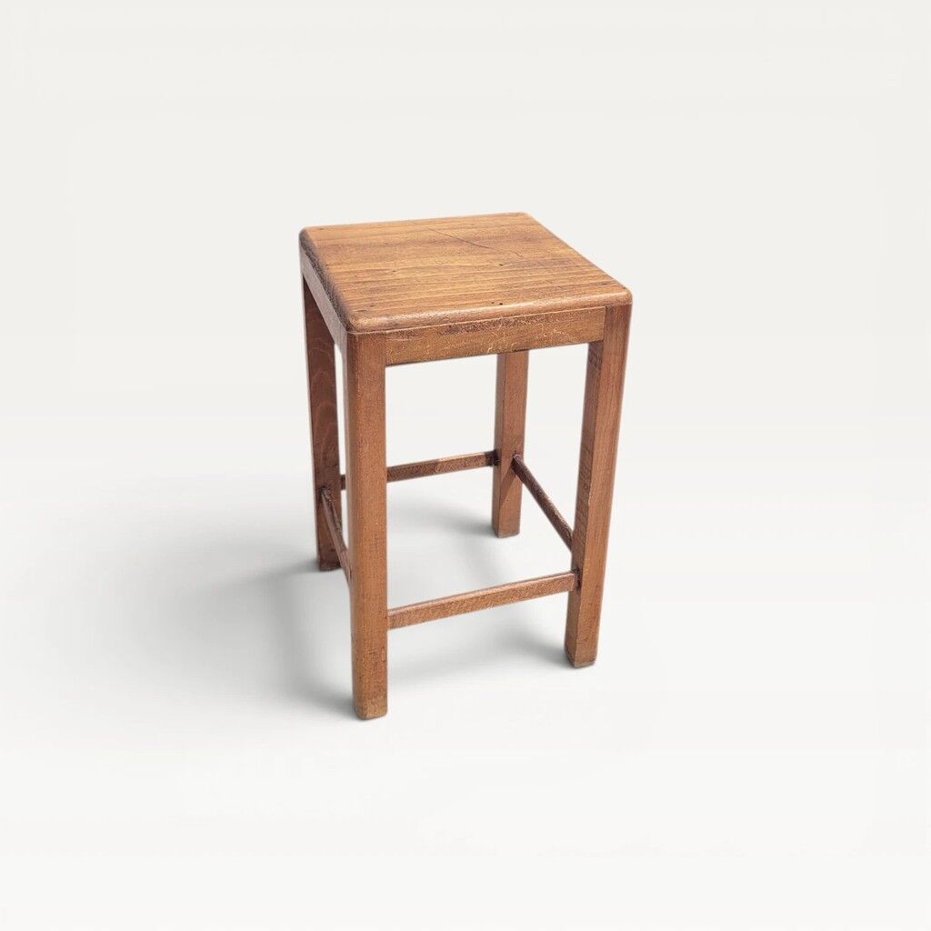 Tabouret ancien en bois foncé patiné