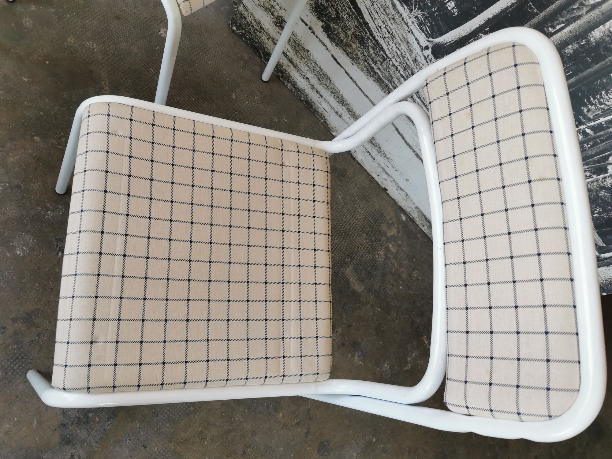 Set of 4 tubular metal chairs from the 90s