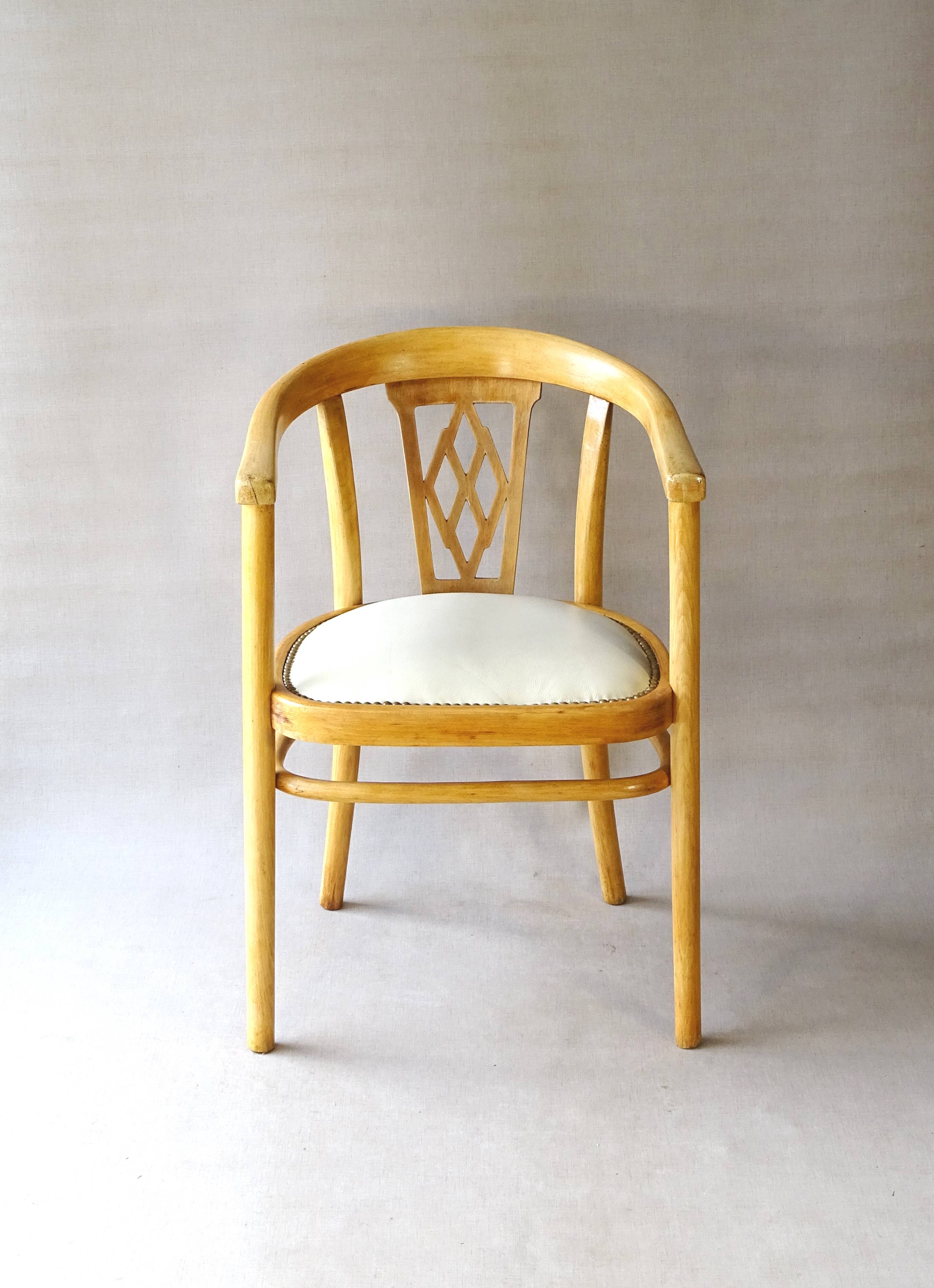 Thonet leather armchair N° A969 F, circa 1930, Art deco