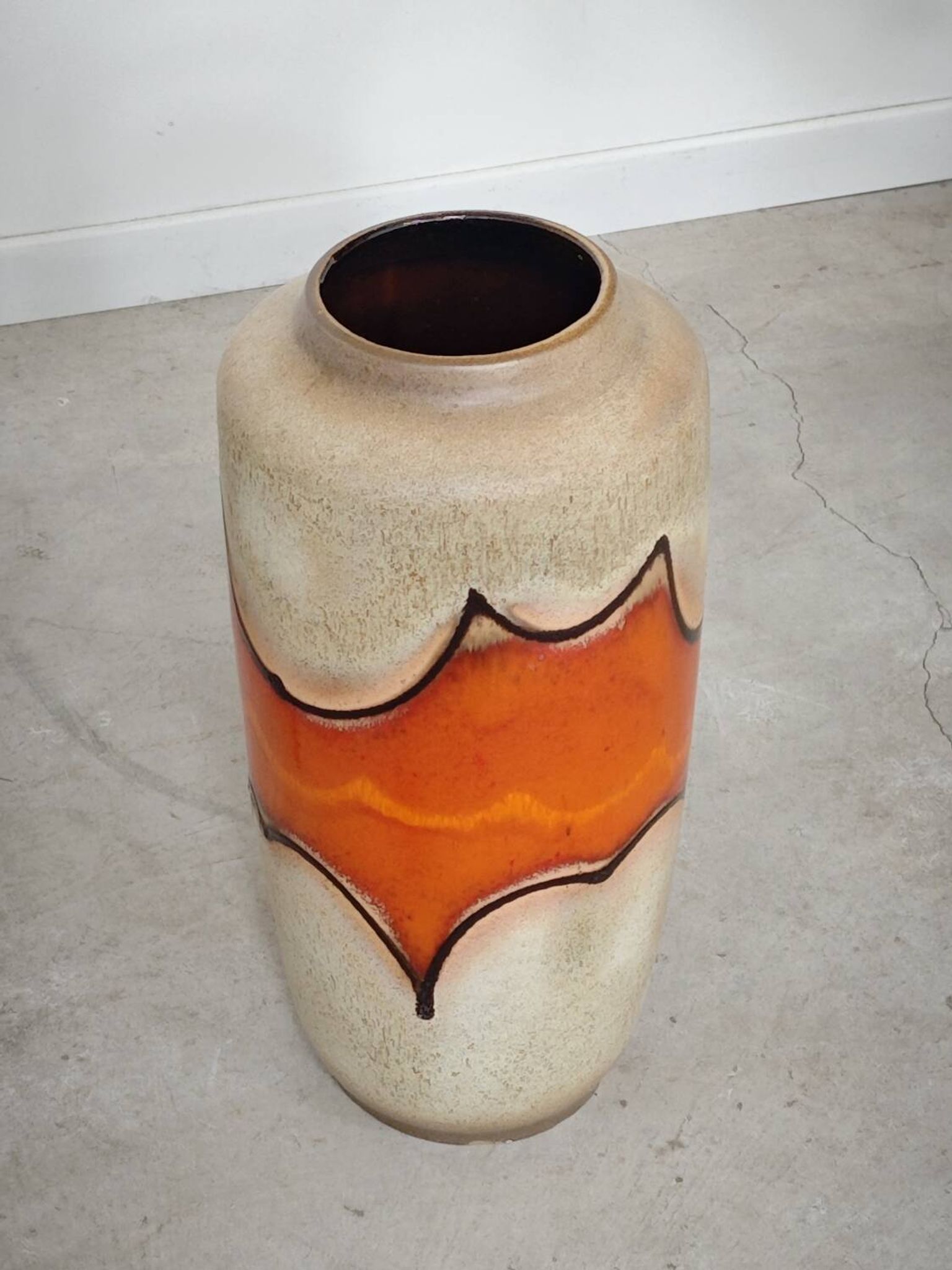 Grand vase émaillé West Germany a nuance orange et beige