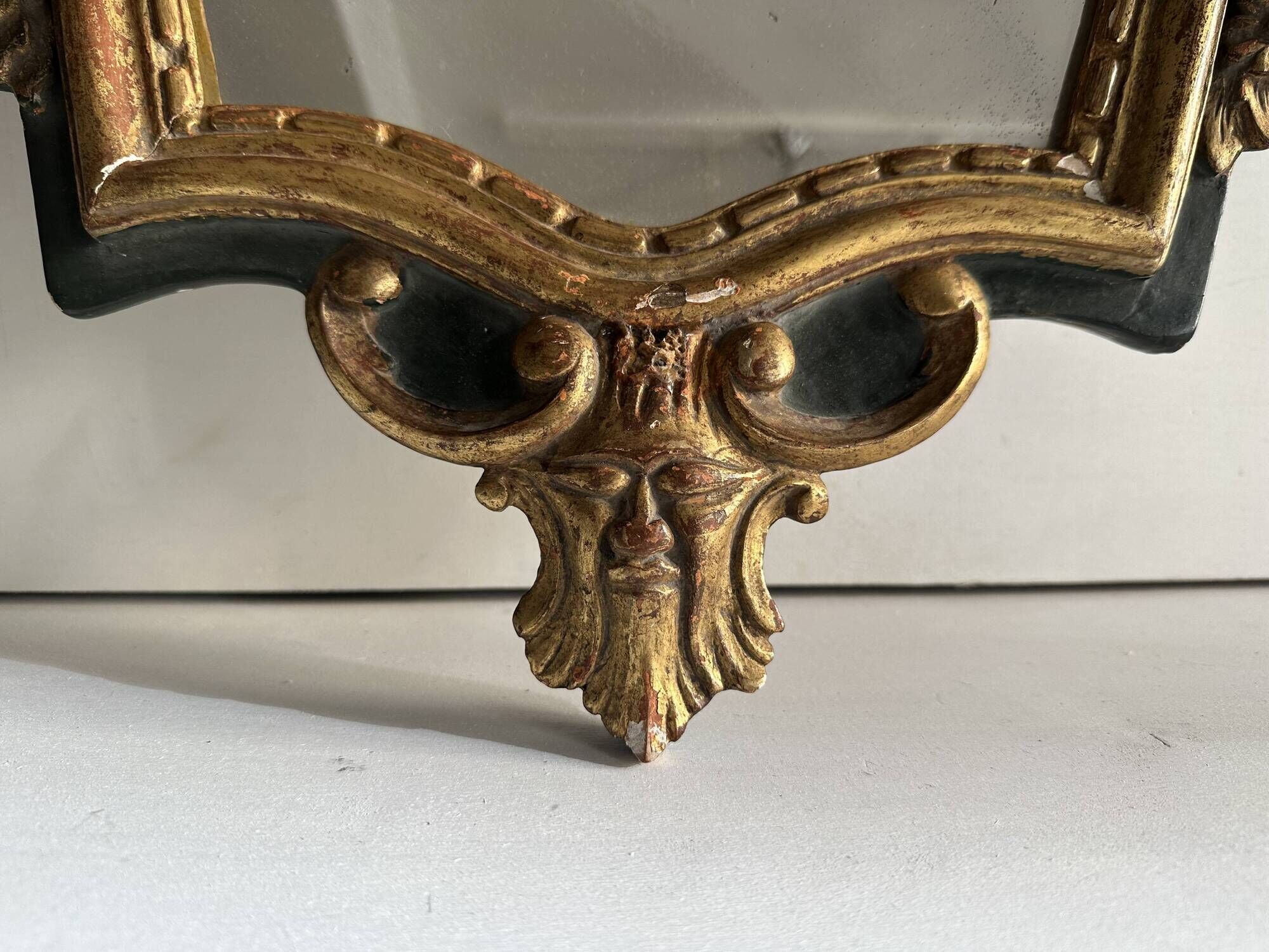 Antique baroque mirror in carved and gilded wood, 19th century