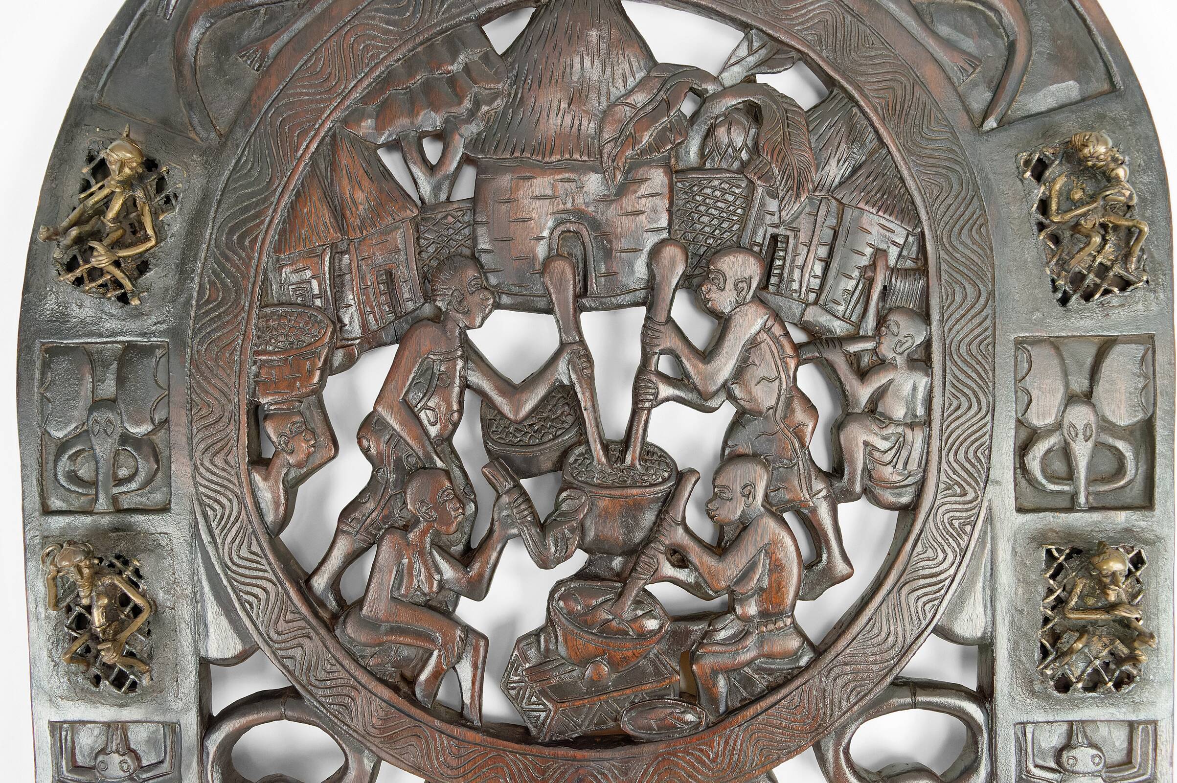 African door in carved wood and bronze of village chief Baboun, Cameroon, early 20th century