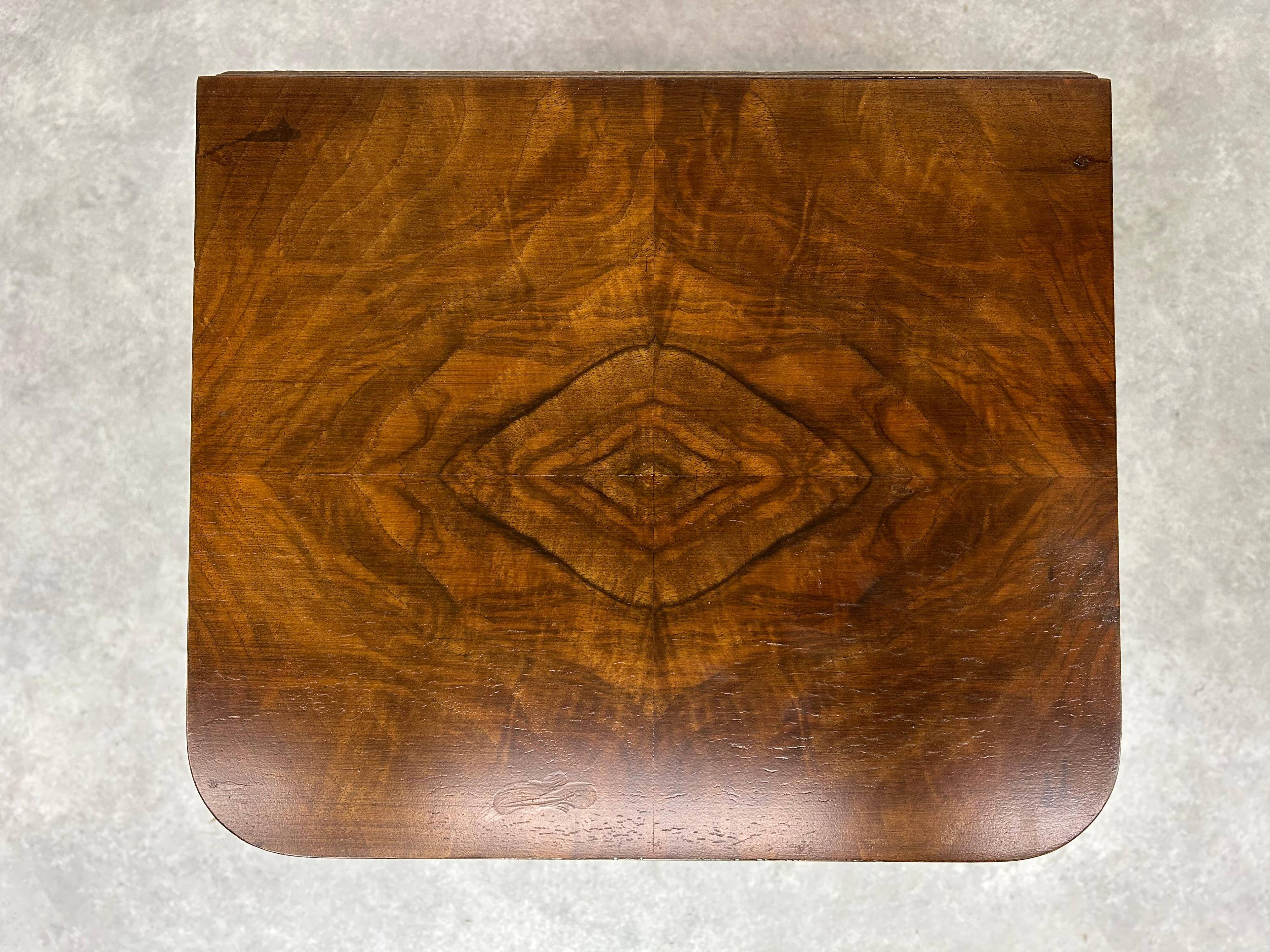 Tables de chevet Art déco en noyer