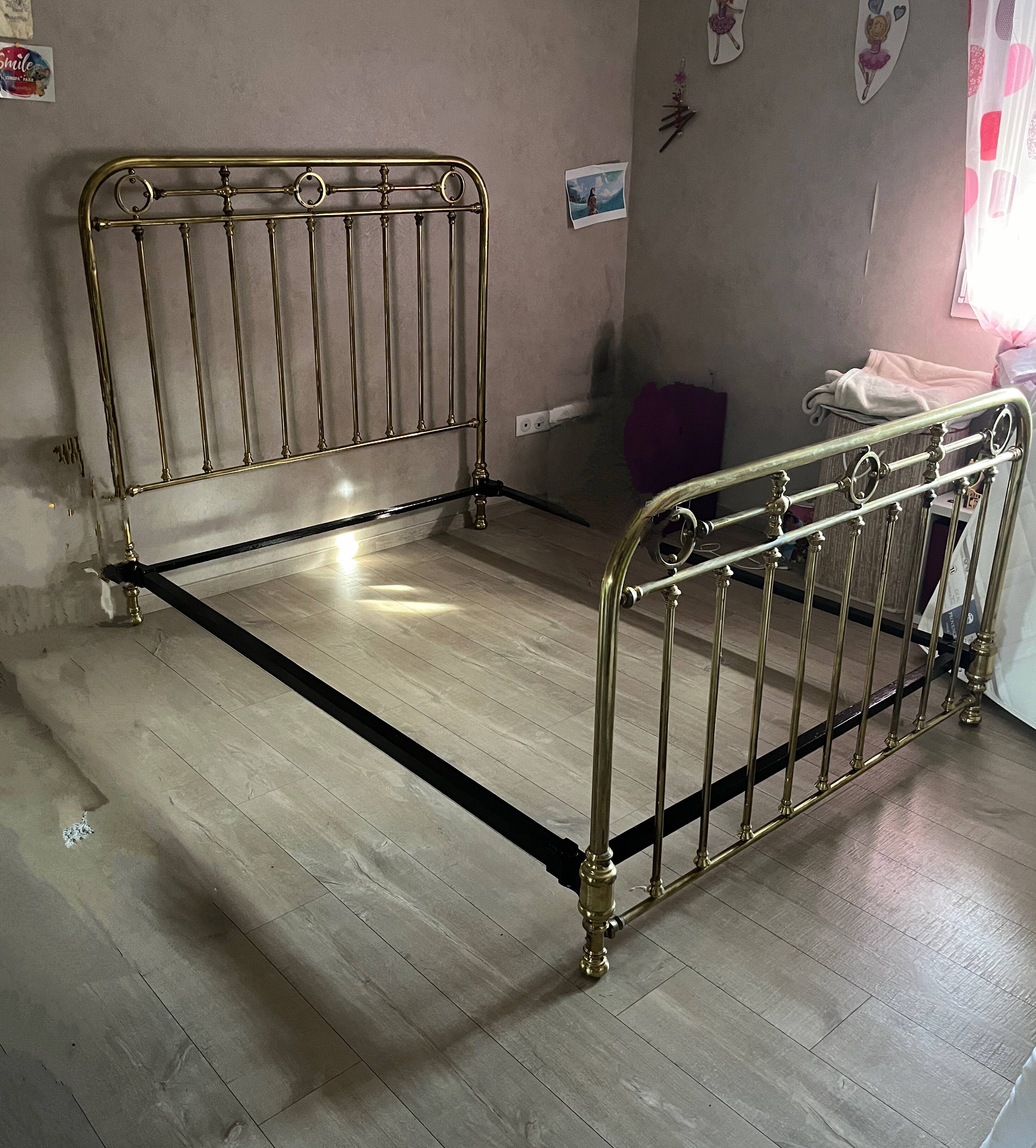 Cadre de lit en laiton