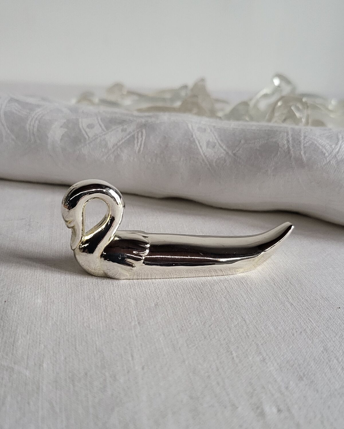 12 Silver-Plated Swan Knife Holders
