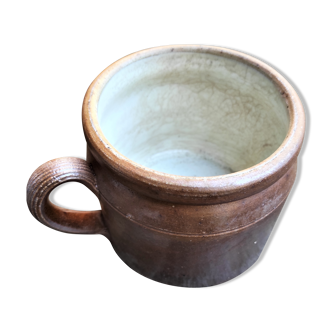 one-handle sandstone pot