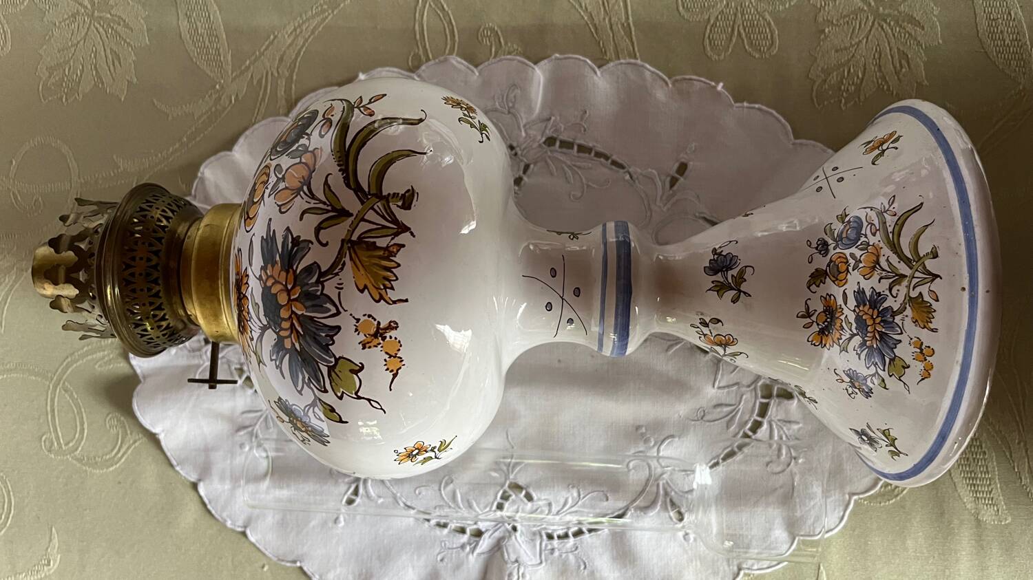 Moustiers earthenware decor kerosene lamp