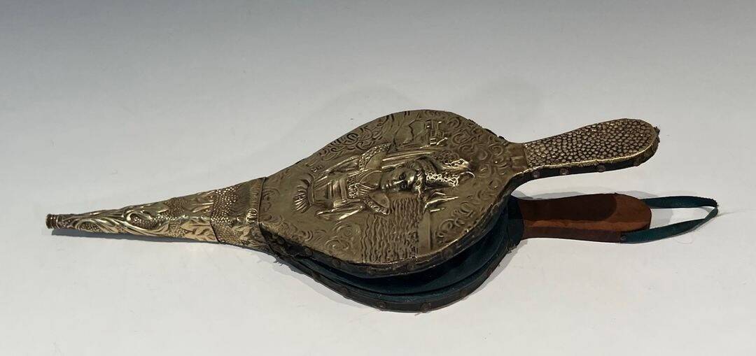 Louis XVI Style Chimney Bellows in Repoussé Brass with Female Effigy