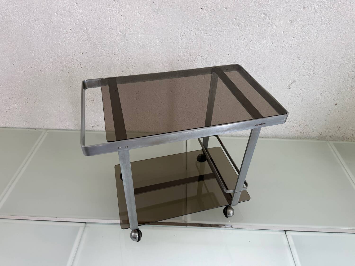 Metal dessert table