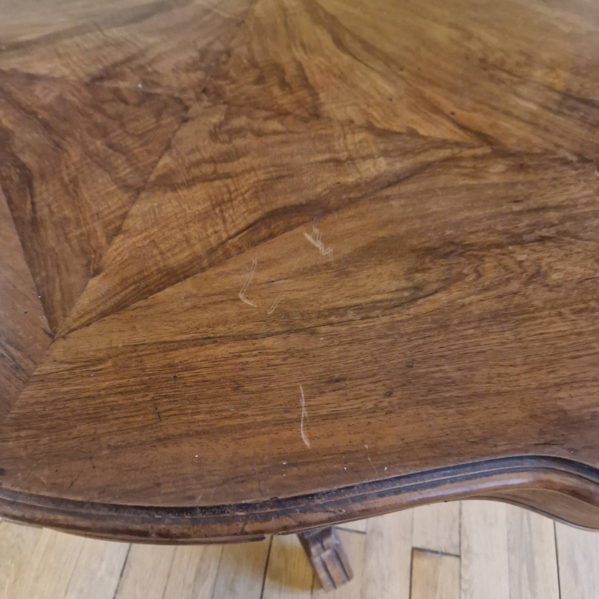 Violin table
