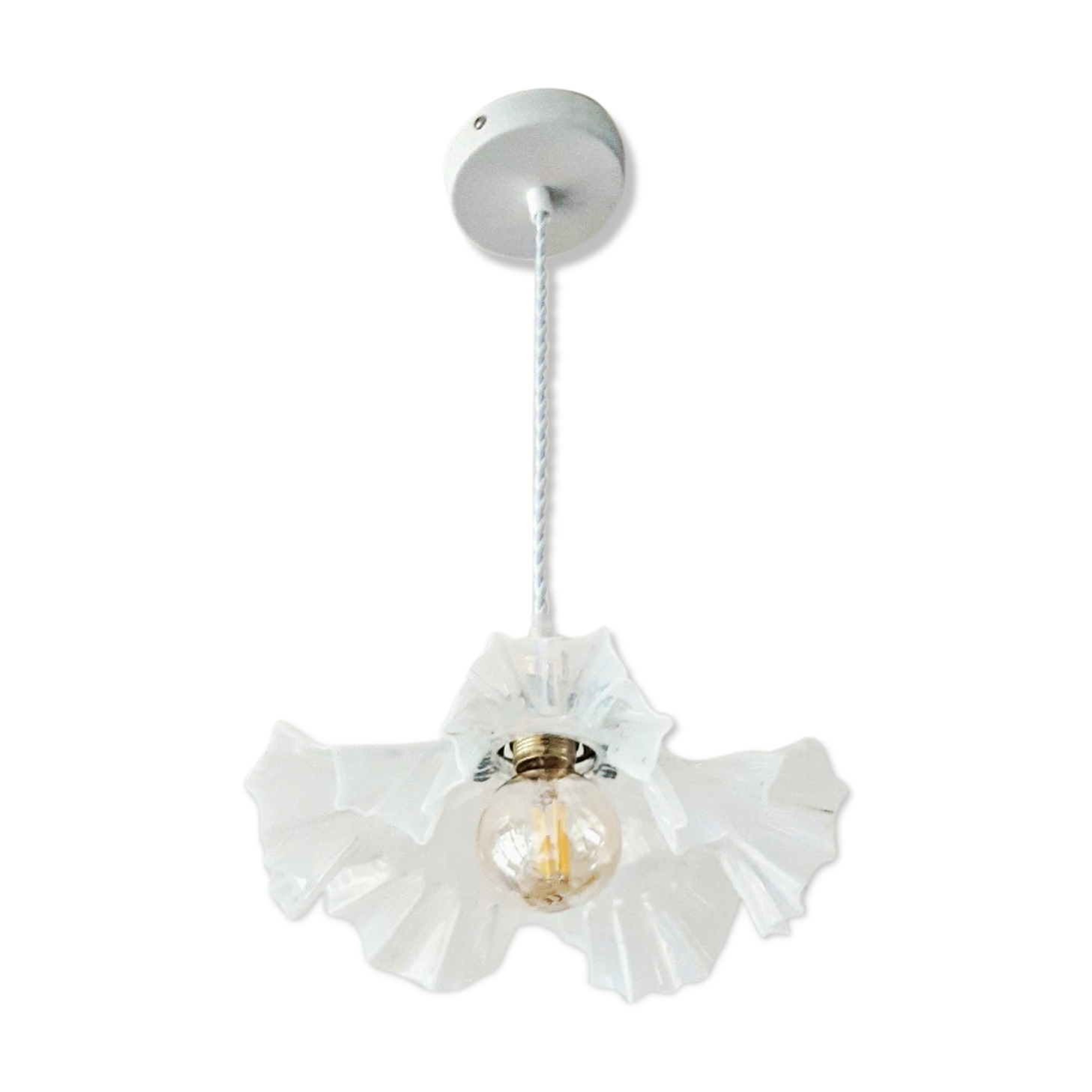 Opalescent opaline suspension