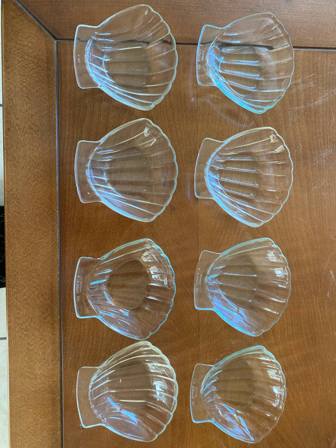 Pyrex scallop shell set
