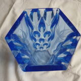 Vase en cristal bleu gravure de palmiers