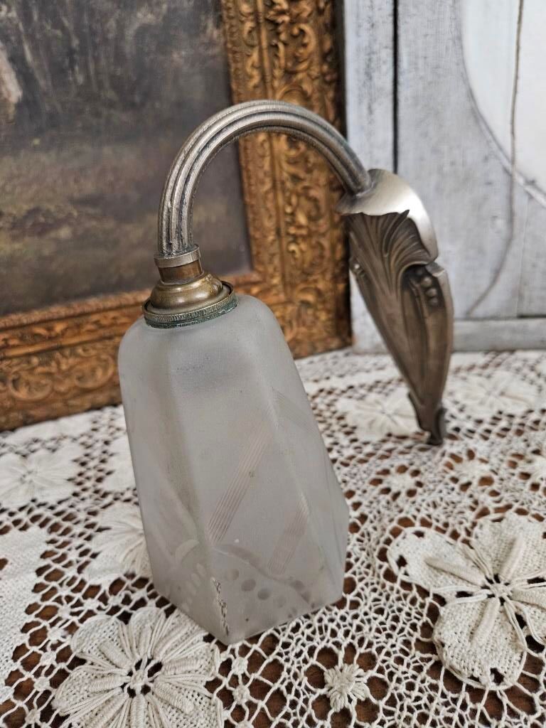 Art Deco wall lamp