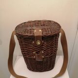 Wicker wine bottle holder basket