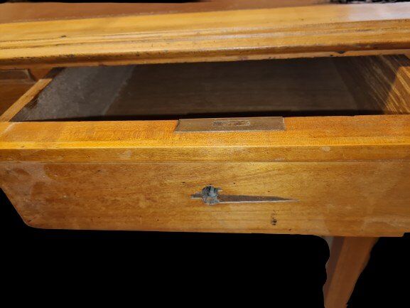 Cherry wood desk in Art Nouveau style