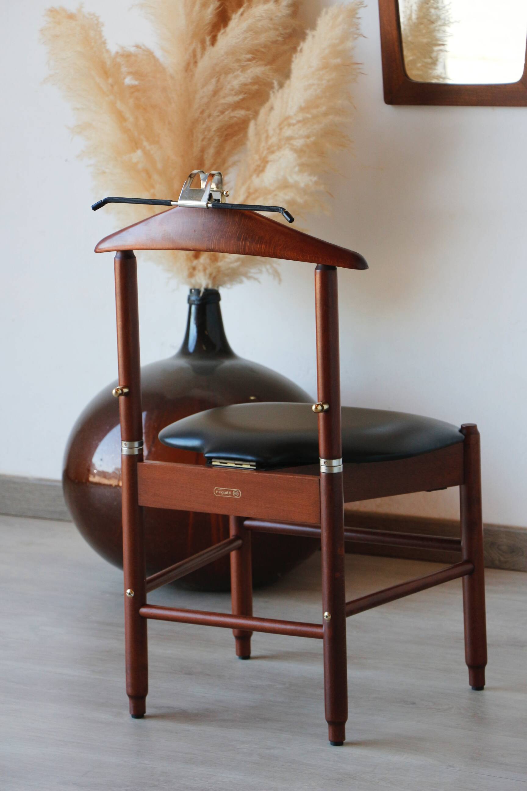 Fratelli Reguitti valet – Vintage Italian chair